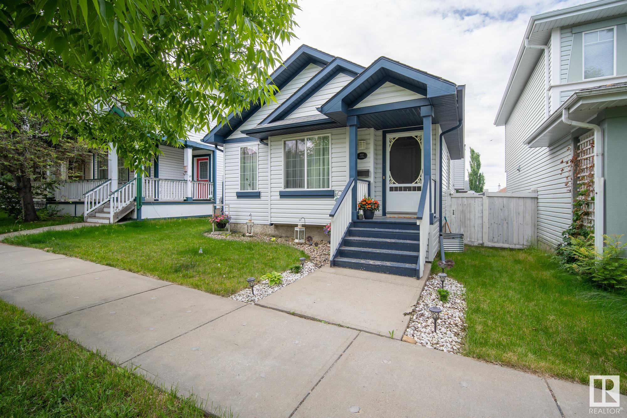 3021 Trelle Cr Cres NW, Edmonton, AB T6R 3M8