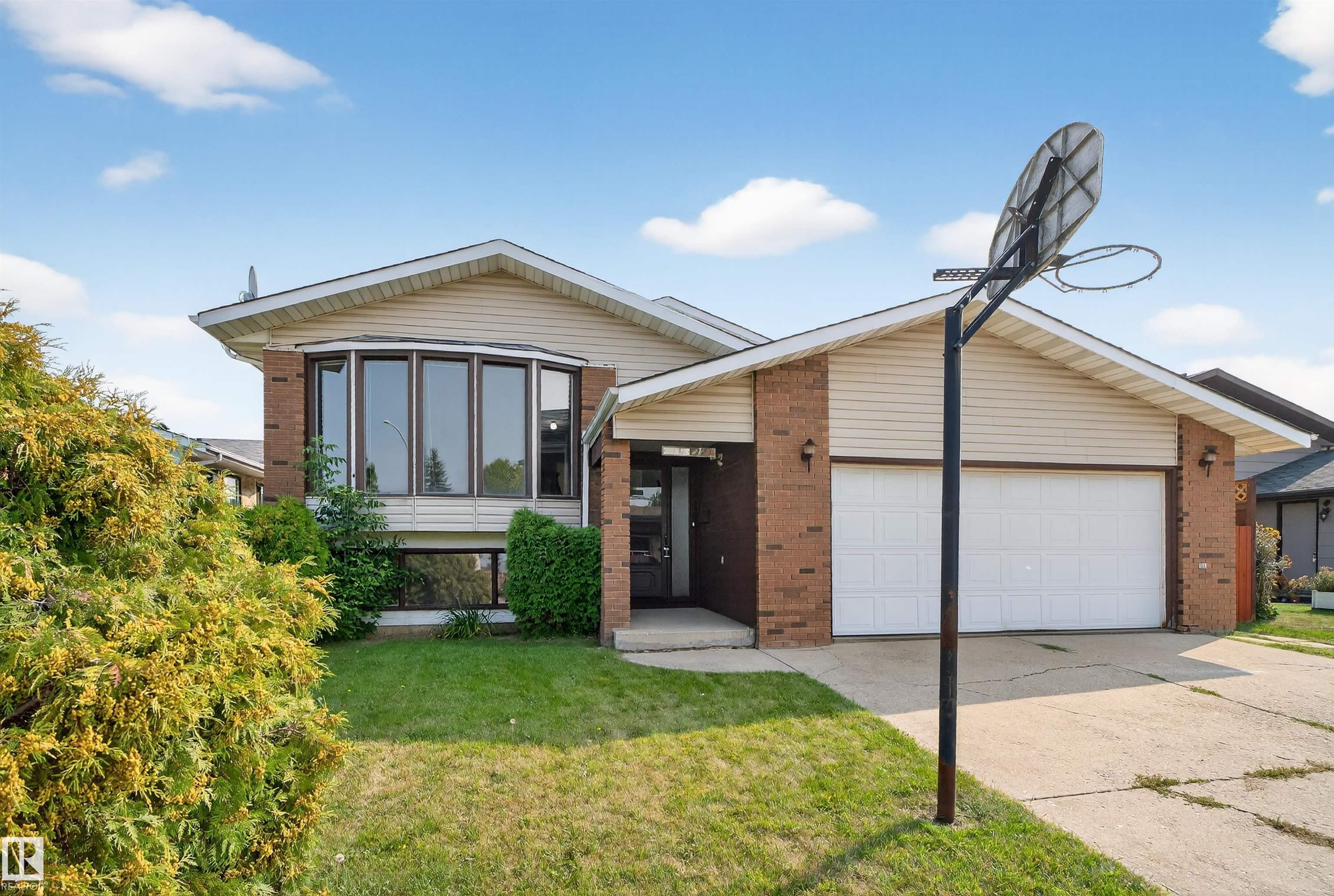 49 St Nw Unit 1727 St #a, Edmonton, AB T6L 2Y6