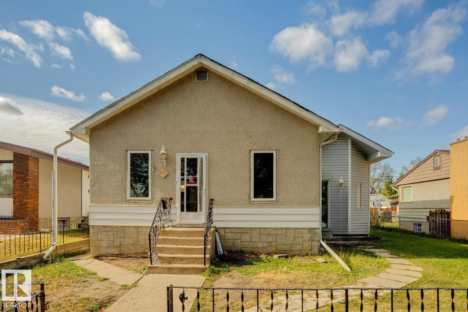 48 St Nw Unit 12116 St, Edmonton, AB T5W 2Z2