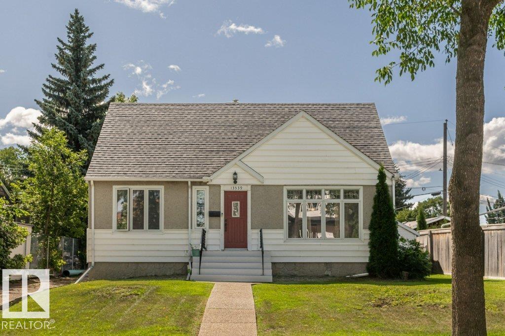 110 Av Nw Unit 13539 Ave #a, Edmonton, AB T5M 2M8