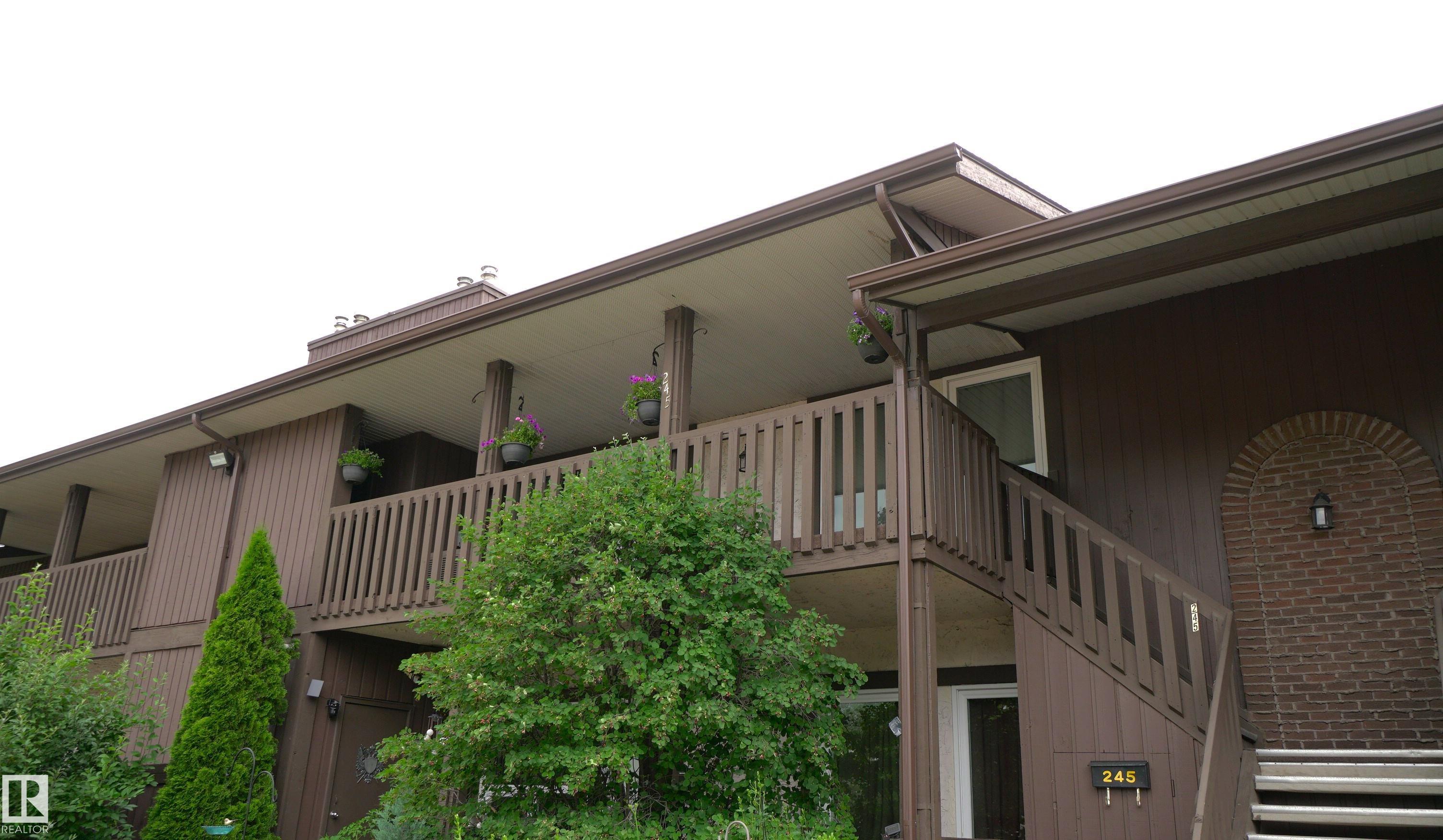 245 Surrey Gardens Gd NW, Edmonton, AB T5T 1Z3