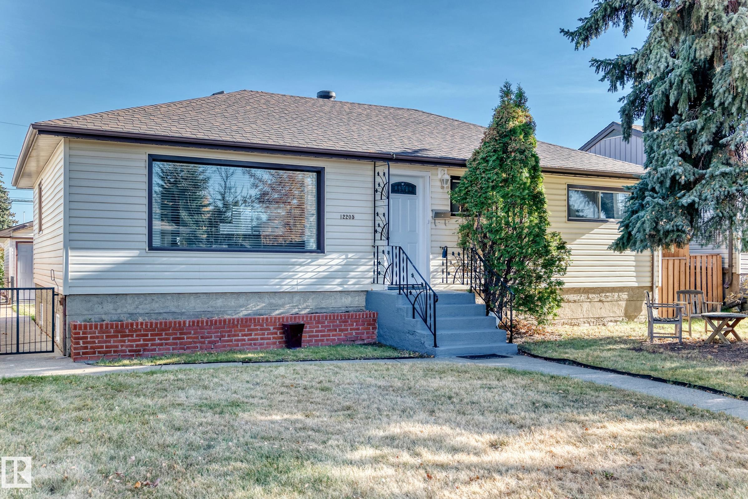 37 St Nw Unit 12205 St, Edmonton, AB T5W 2C6
