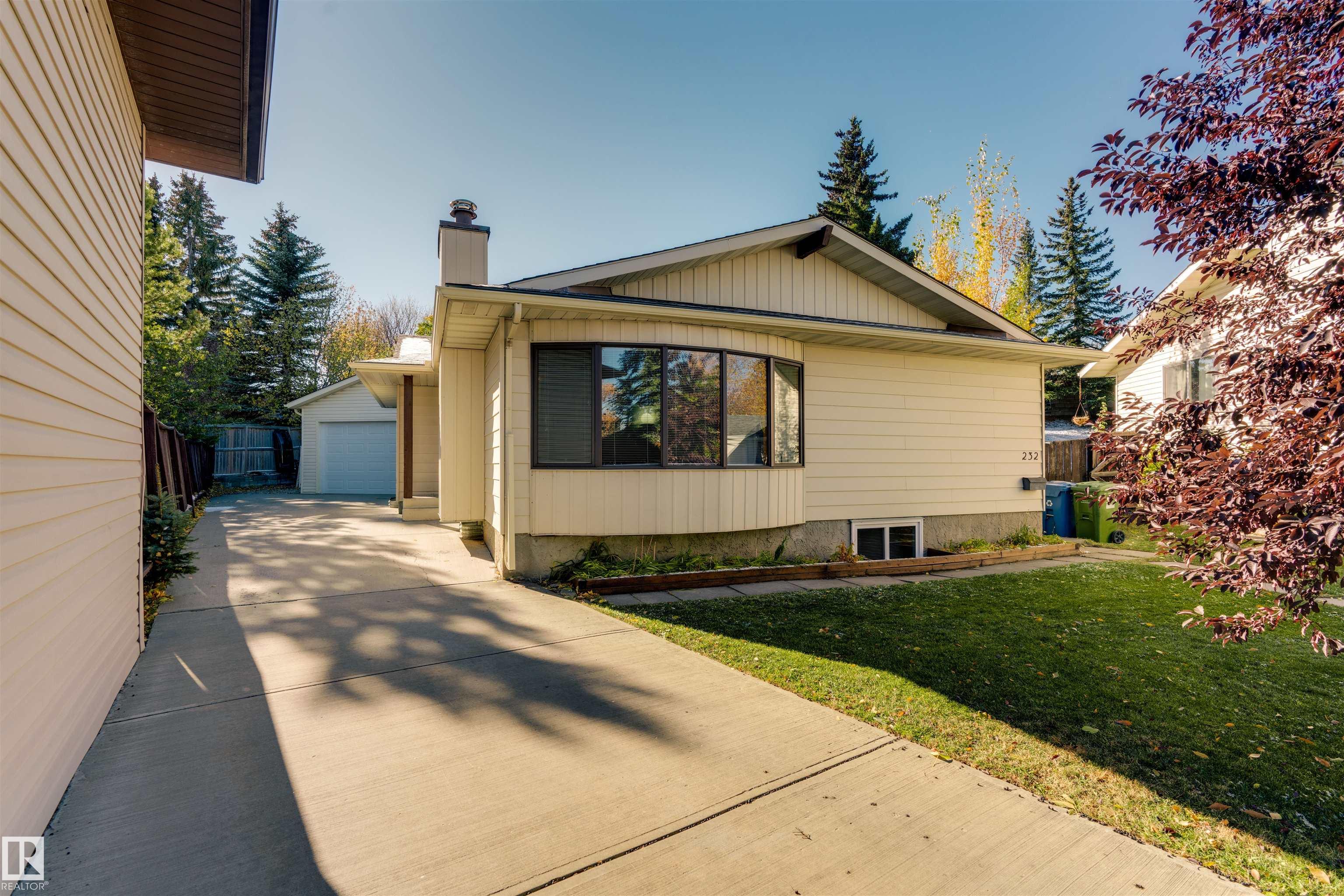 232 Rachview Pl NW, Calgary, AB T3G 1R7