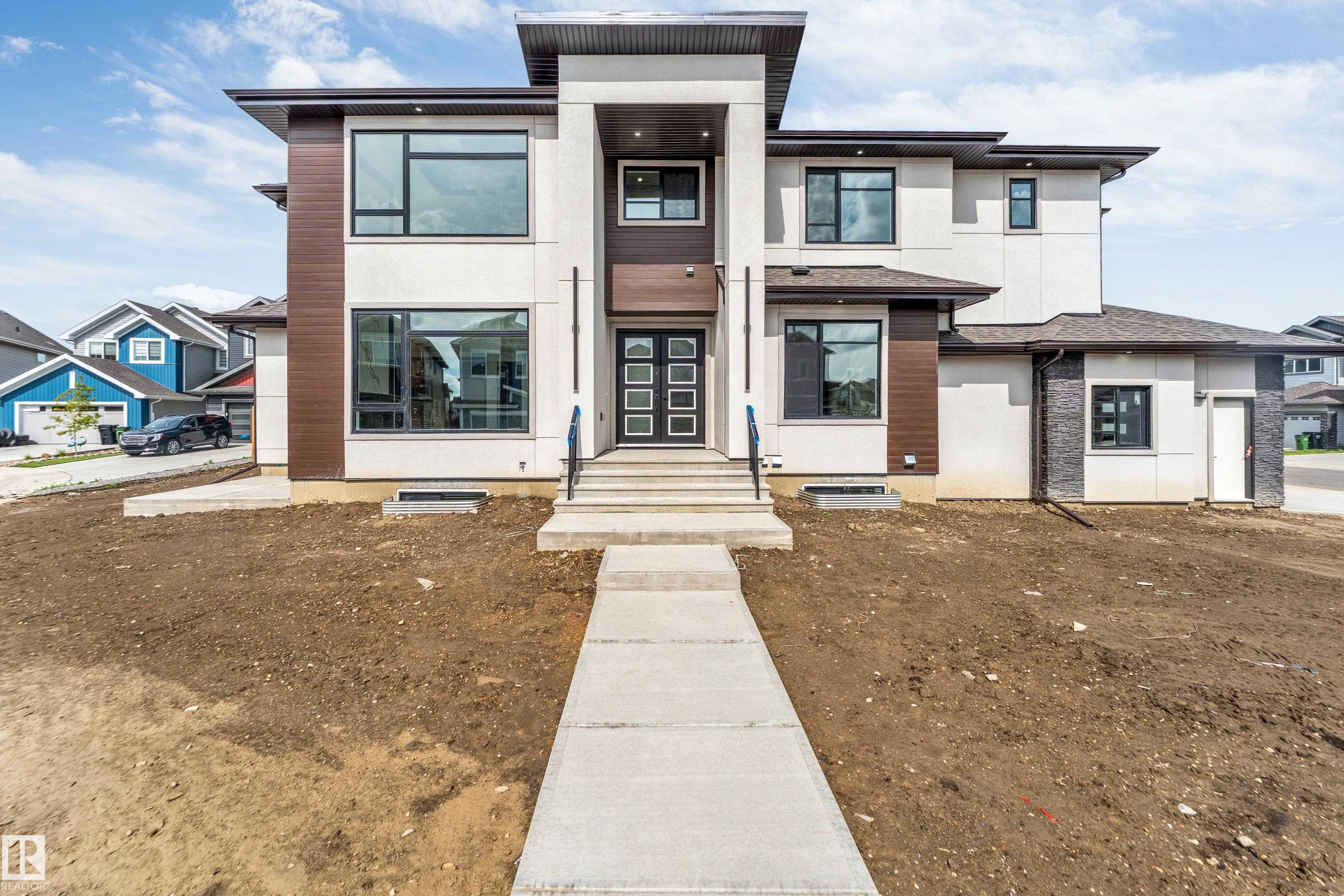 13 Av Nw Unit 2018 Ave #a, Edmonton, AB T6T 0H3