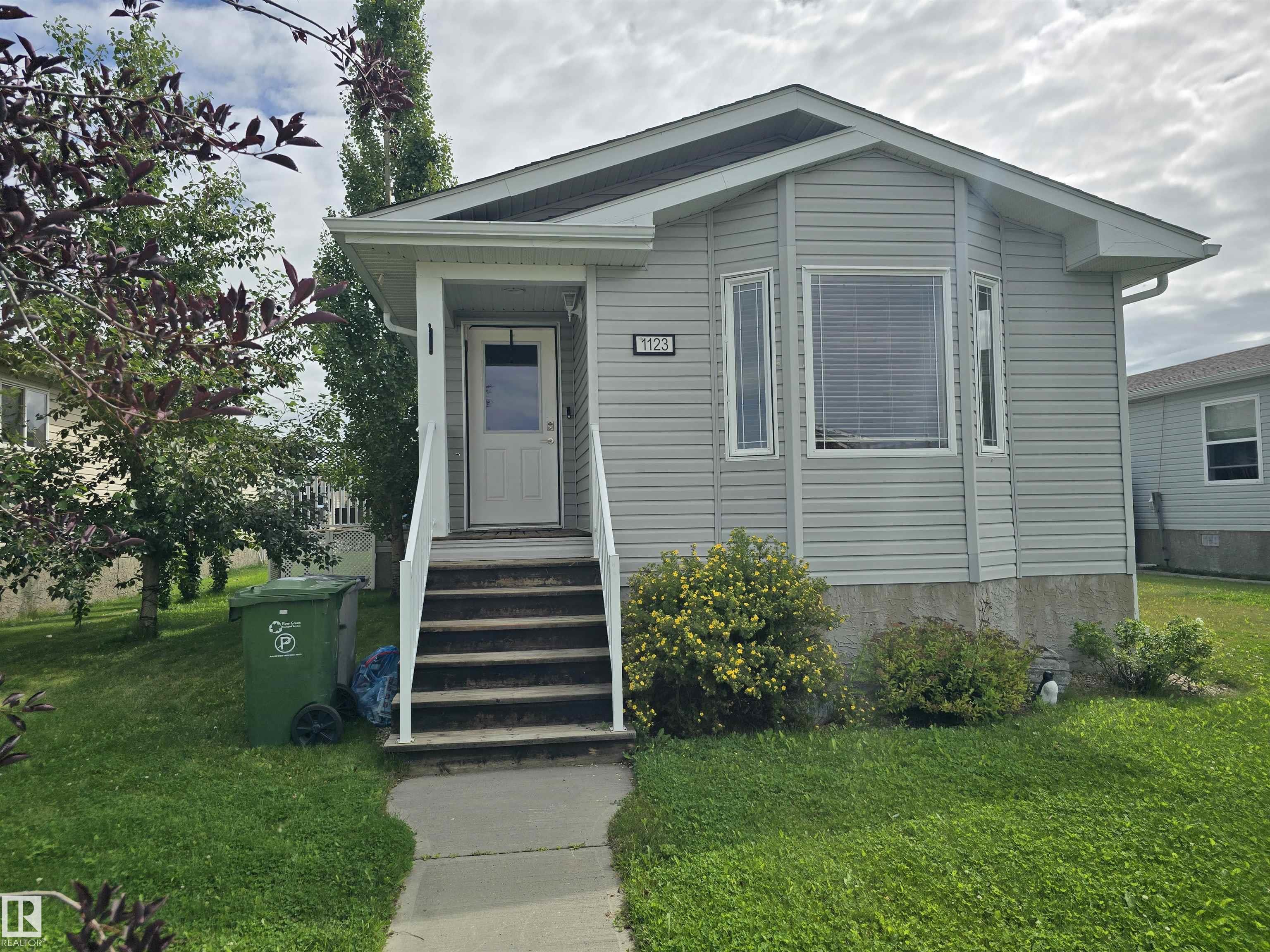 1123 Aspen Dr W, Leduc, AB T9E 8R3