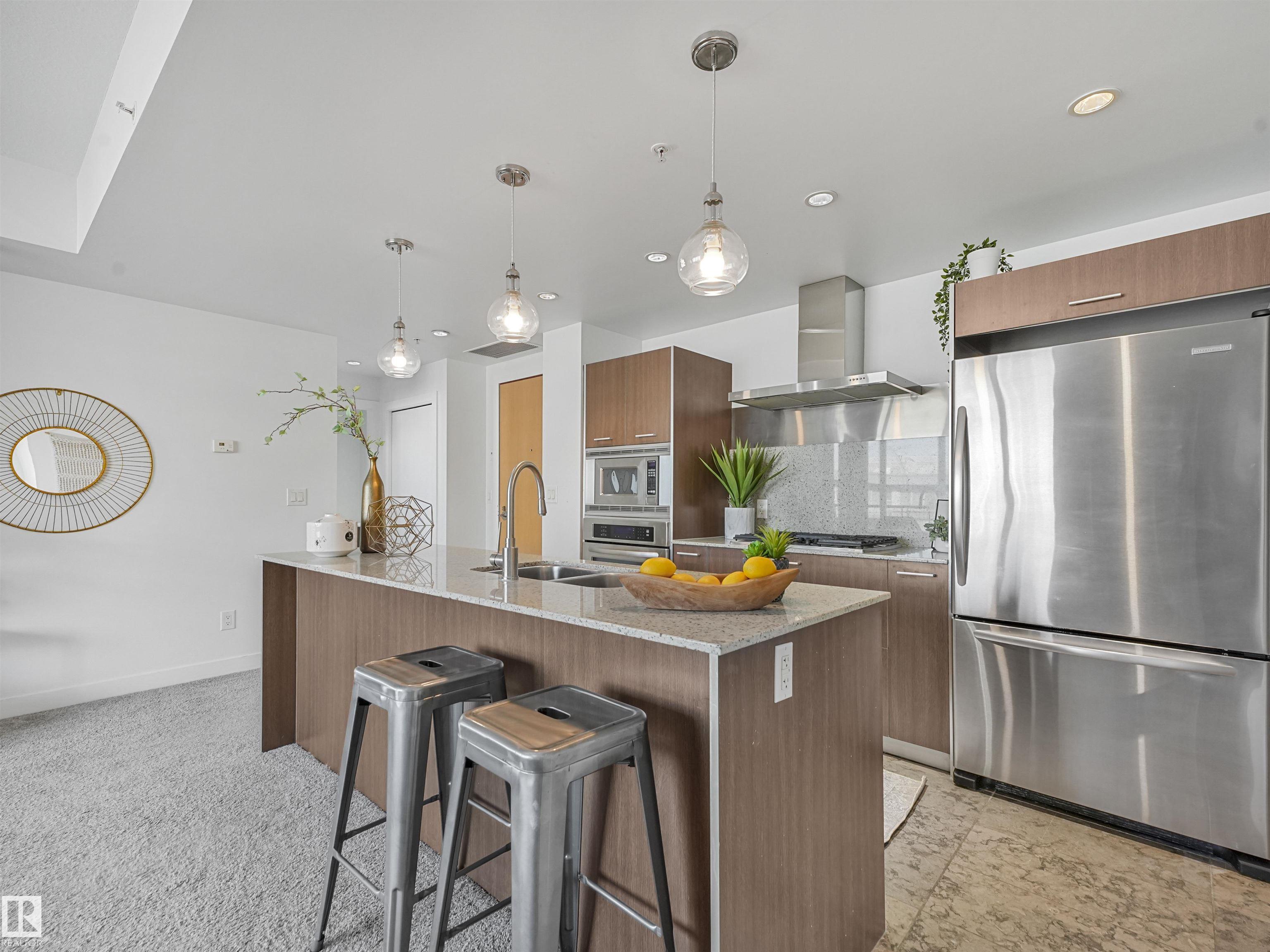2504 109 St Nw #410 St, Edmonton, AB T5J 2H3