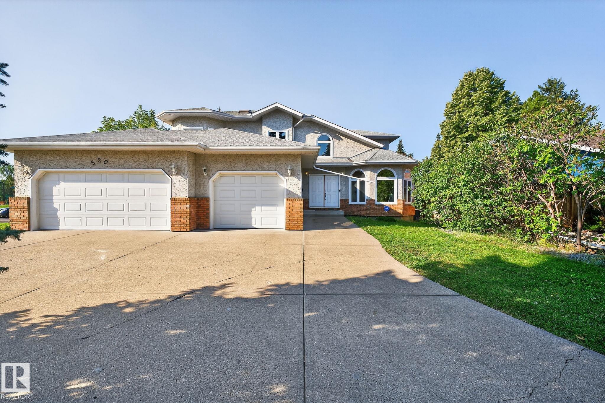 520 Wolf Willow Rd NW, Edmonton, AB T5T 1E4