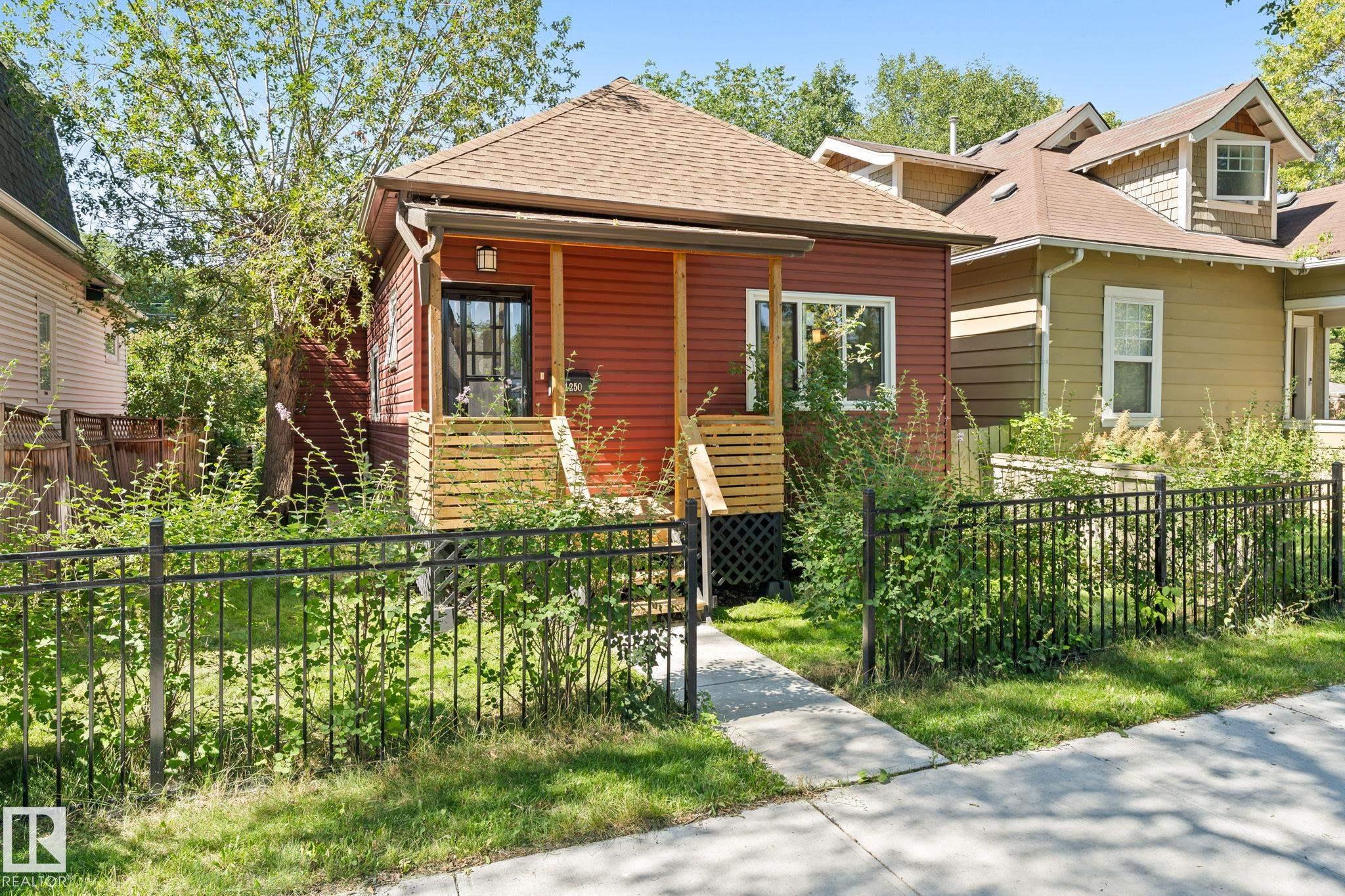 92 St Nw Unit 11250 St, Edmonton, AB T5G 0Z1