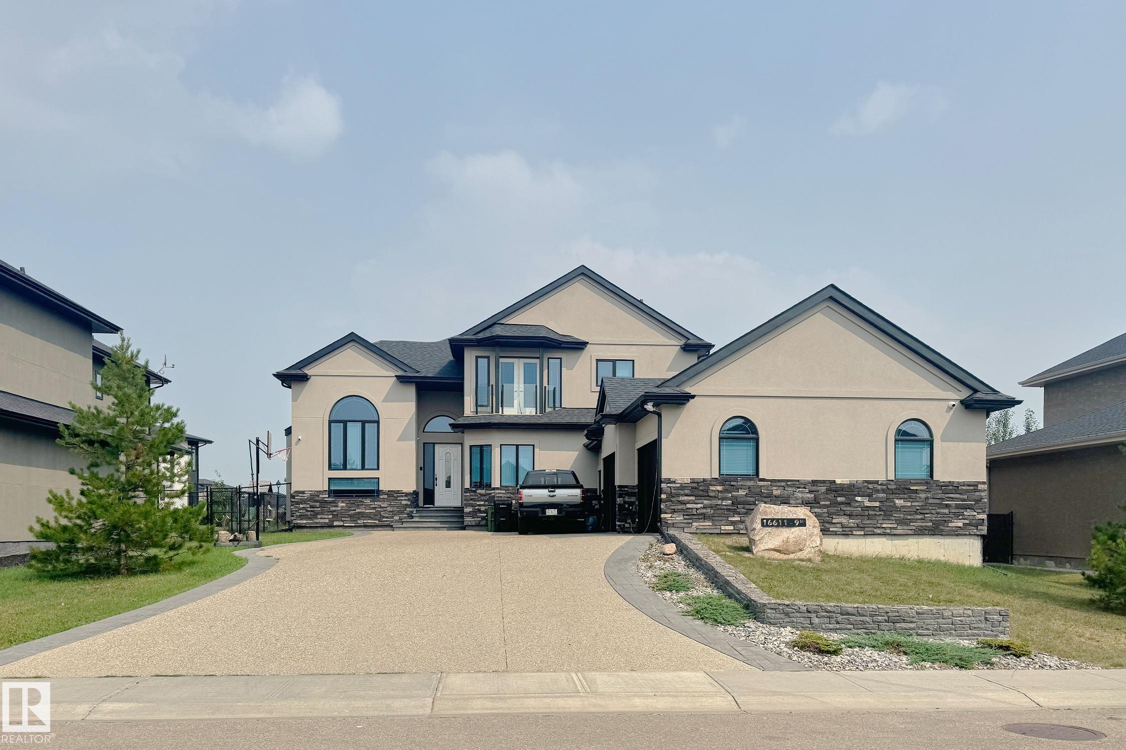 9 St Ne Unit 16611, Edmonton, AB T5Y 0P6