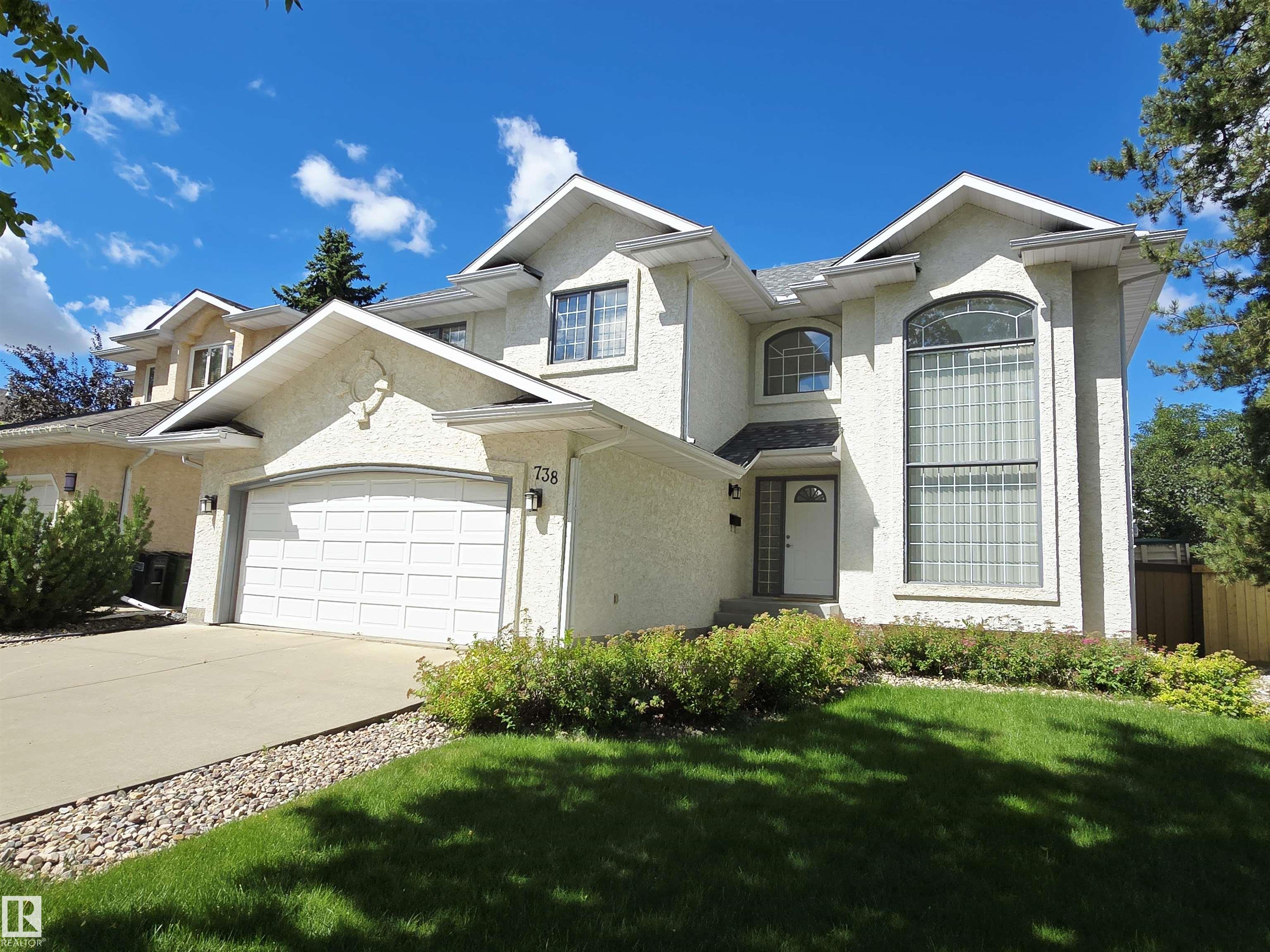 738 Burton Cr Cres NW, Edmonton, AB T6R 2J3