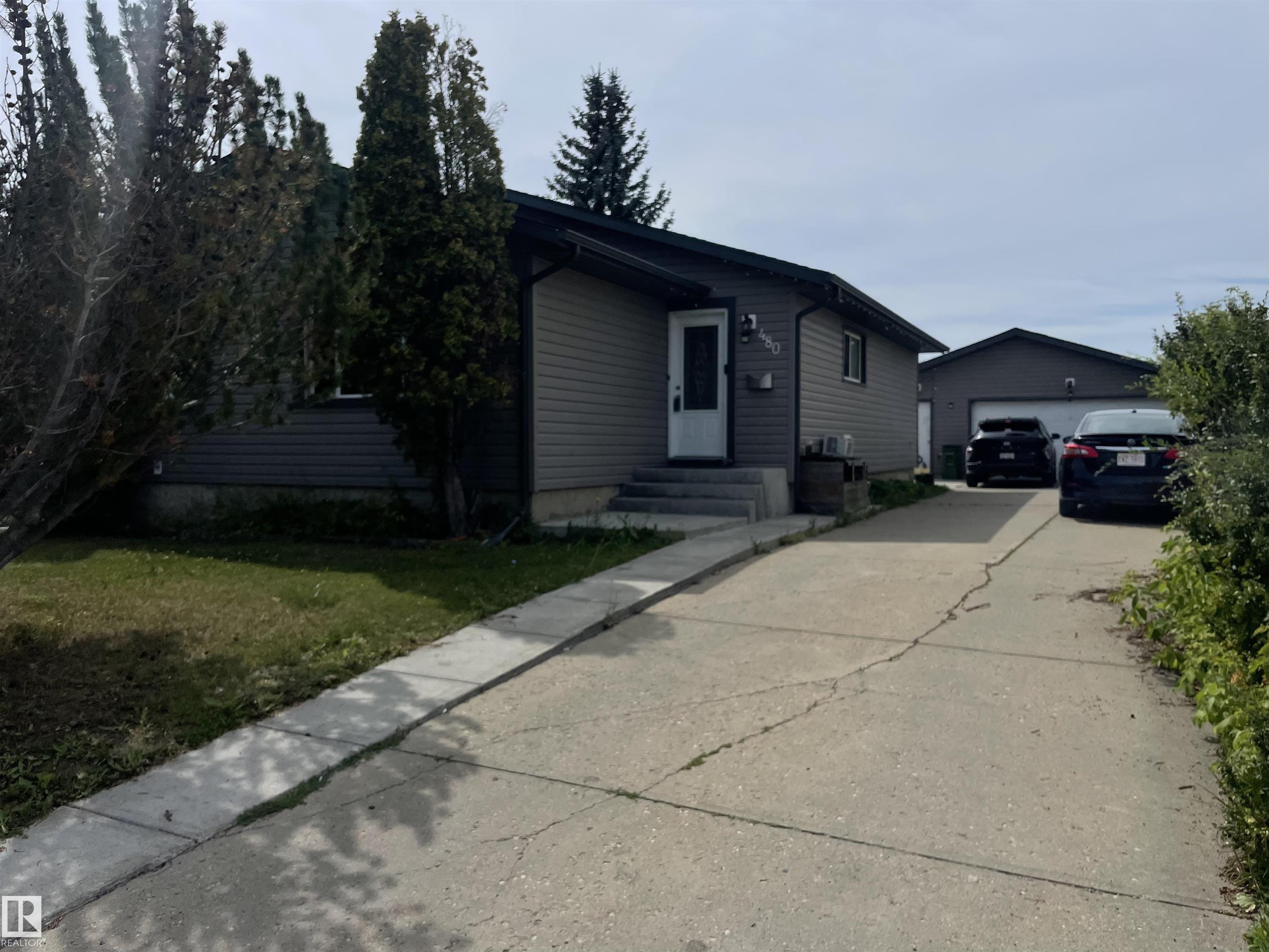 480 Dunluce Rd NW, Edmonton, AB T5X 4K9