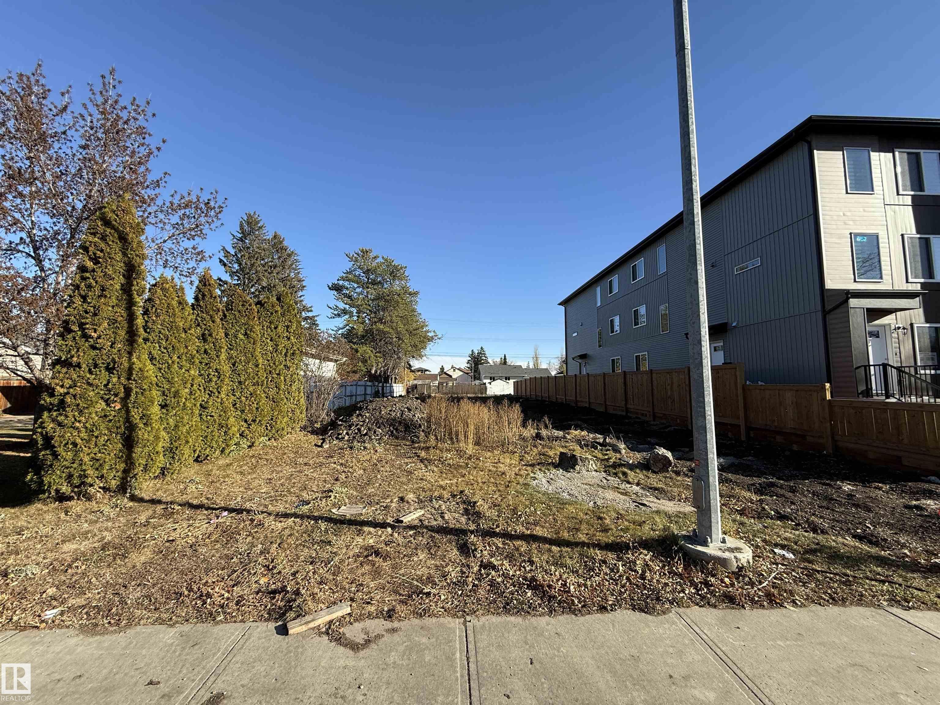 154 St Nw Unit 9831 St, Edmonton, AB T5P 2G5