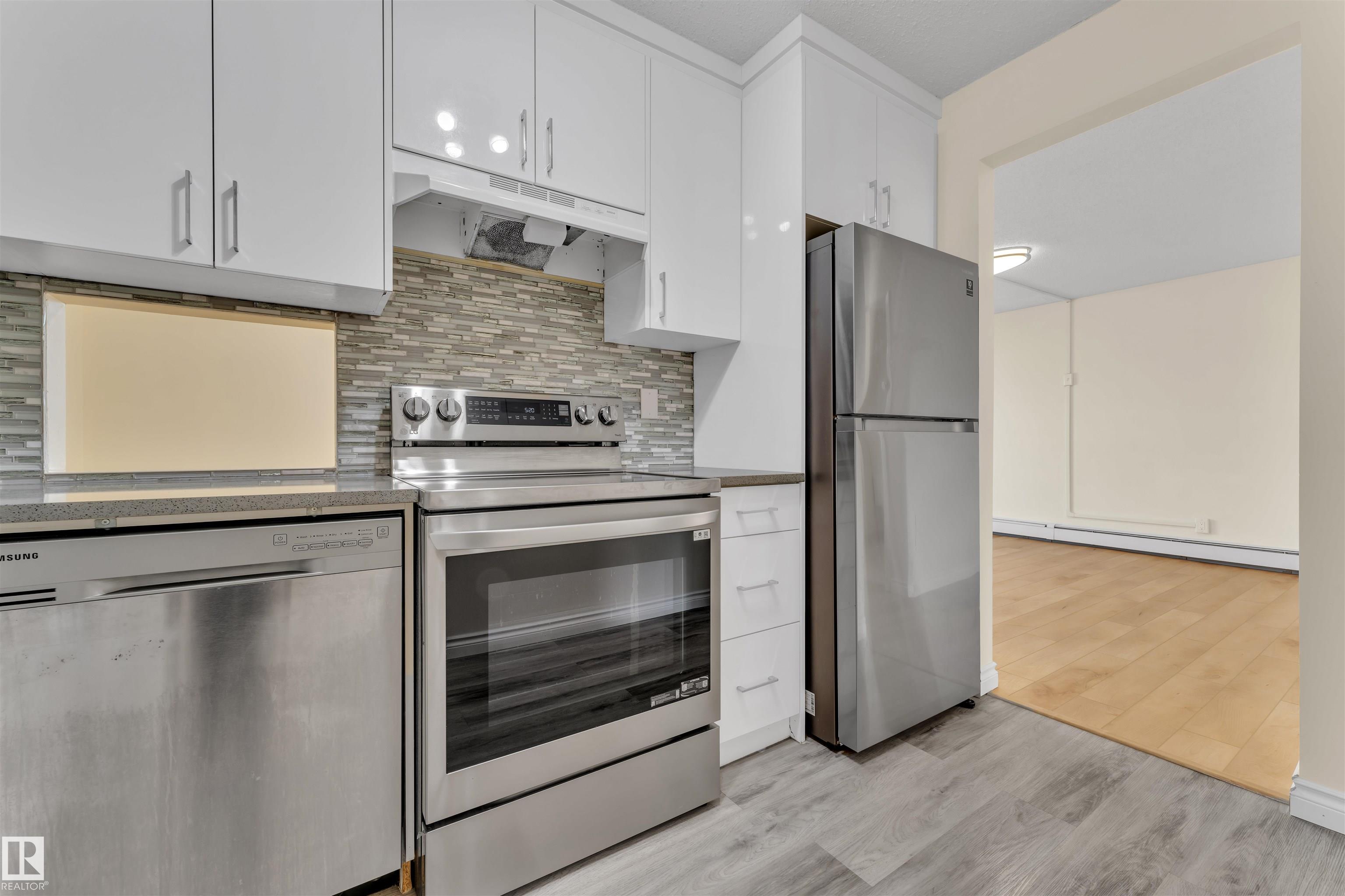 3855 76 Street Northwest #5, Edmonton, AB T6K 2P9