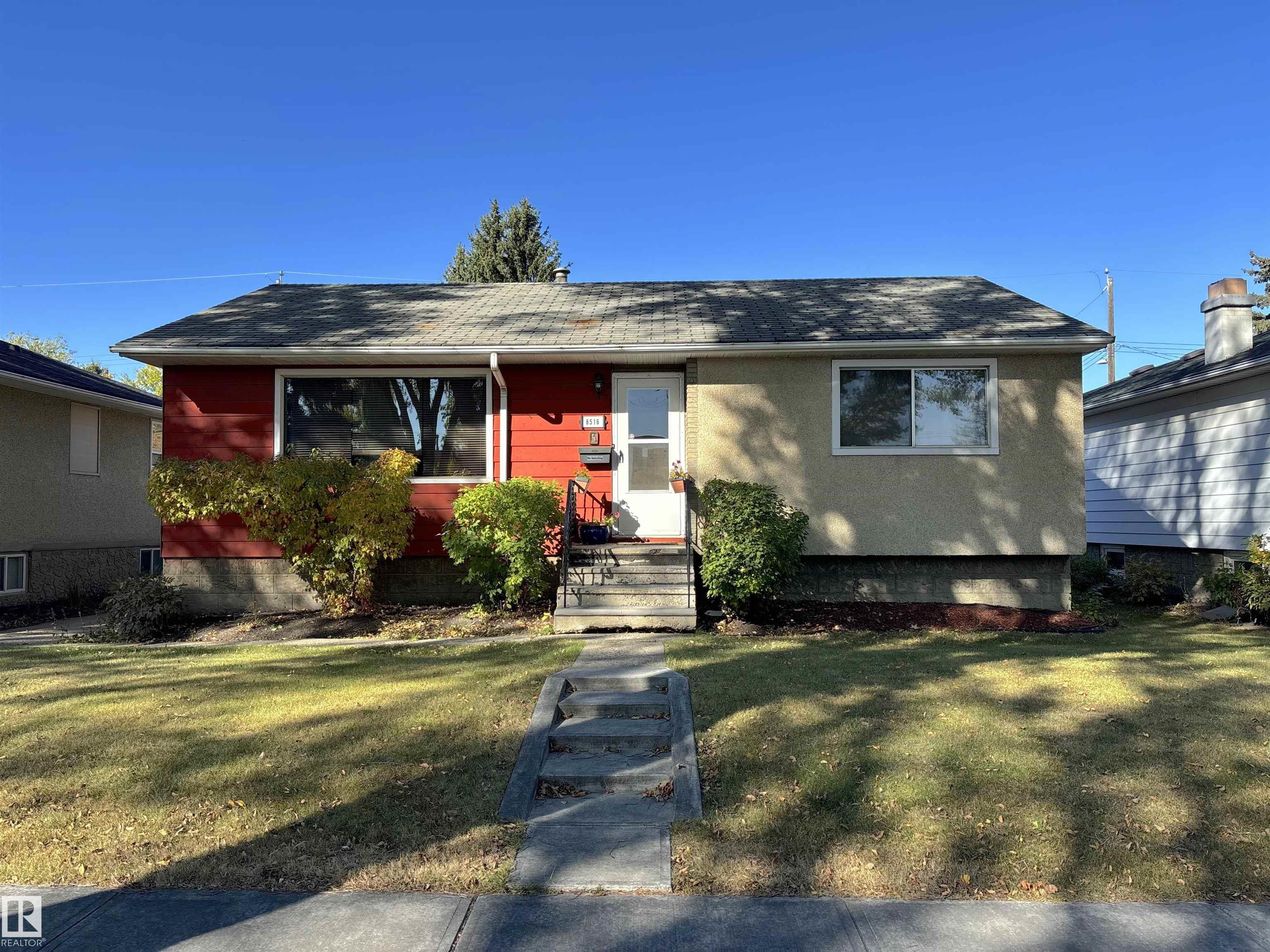 64 Av Nw Unit 8516 Ave, Edmonton, AB T6E 0M7