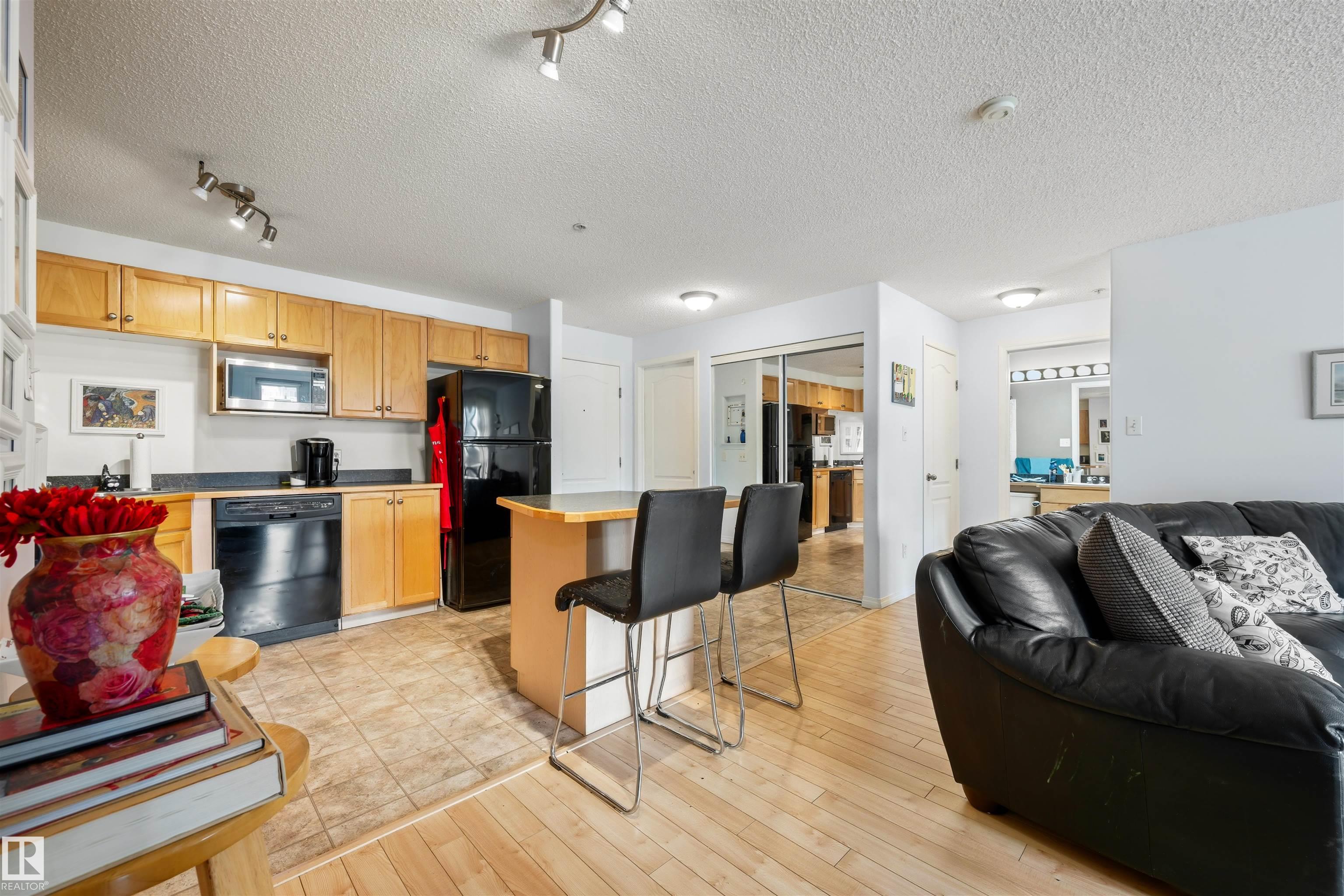 5350 199 Street Northwest #228, Edmonton, AB T6M 0A4