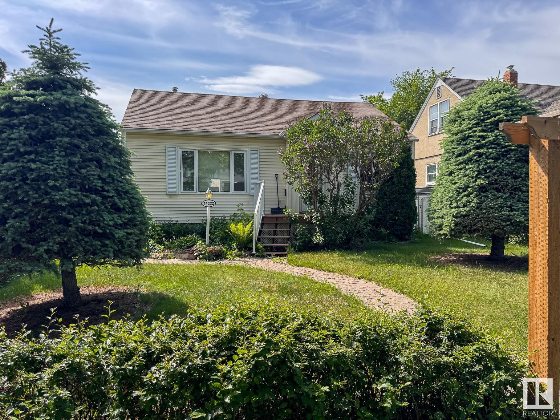 104 St Nw Unit 11222 St, Edmonton, AB T5G 2K5
