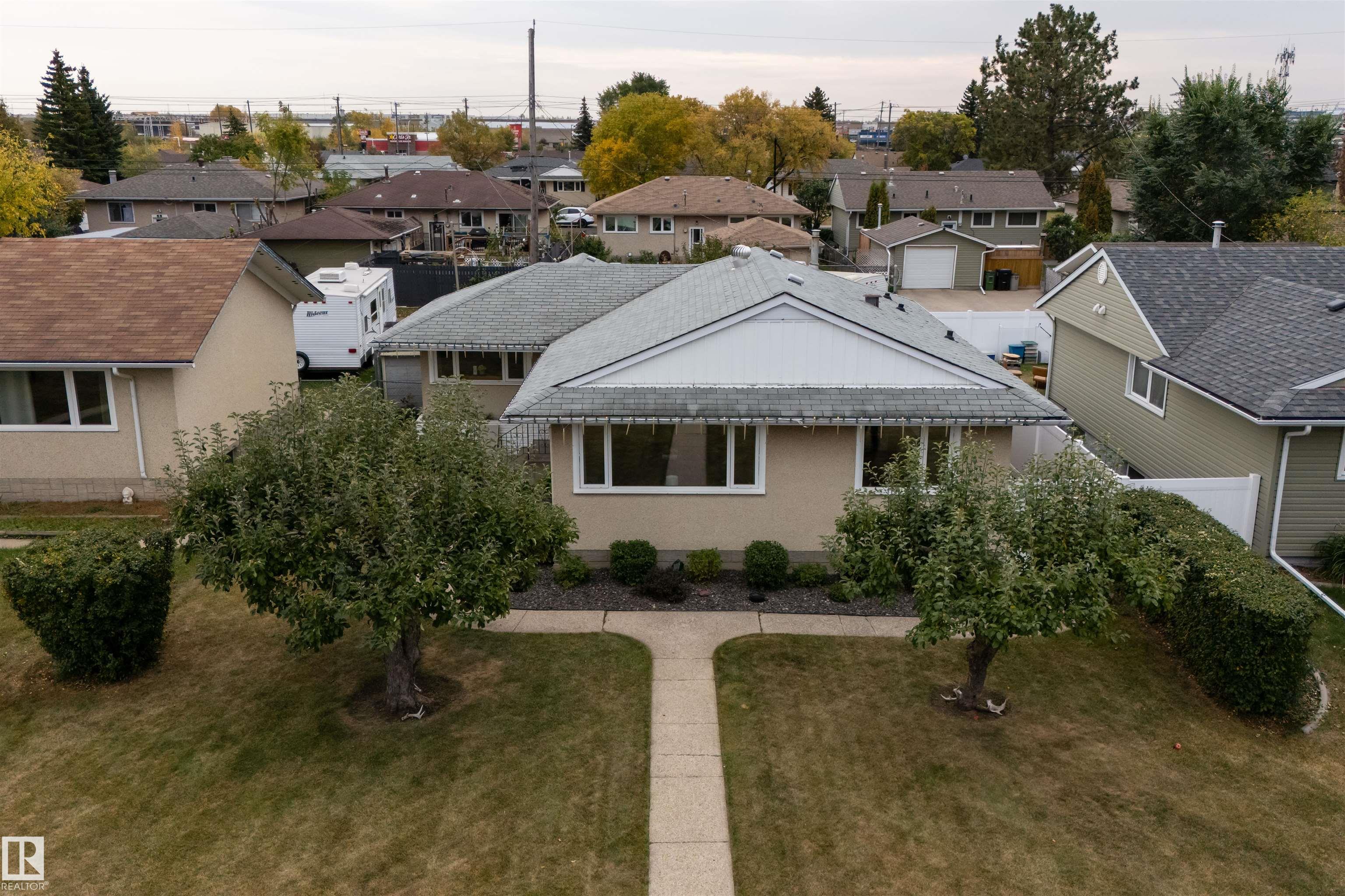 71 Av Nw Unit 7719 Ave, Edmonton, AB T6C 0A9