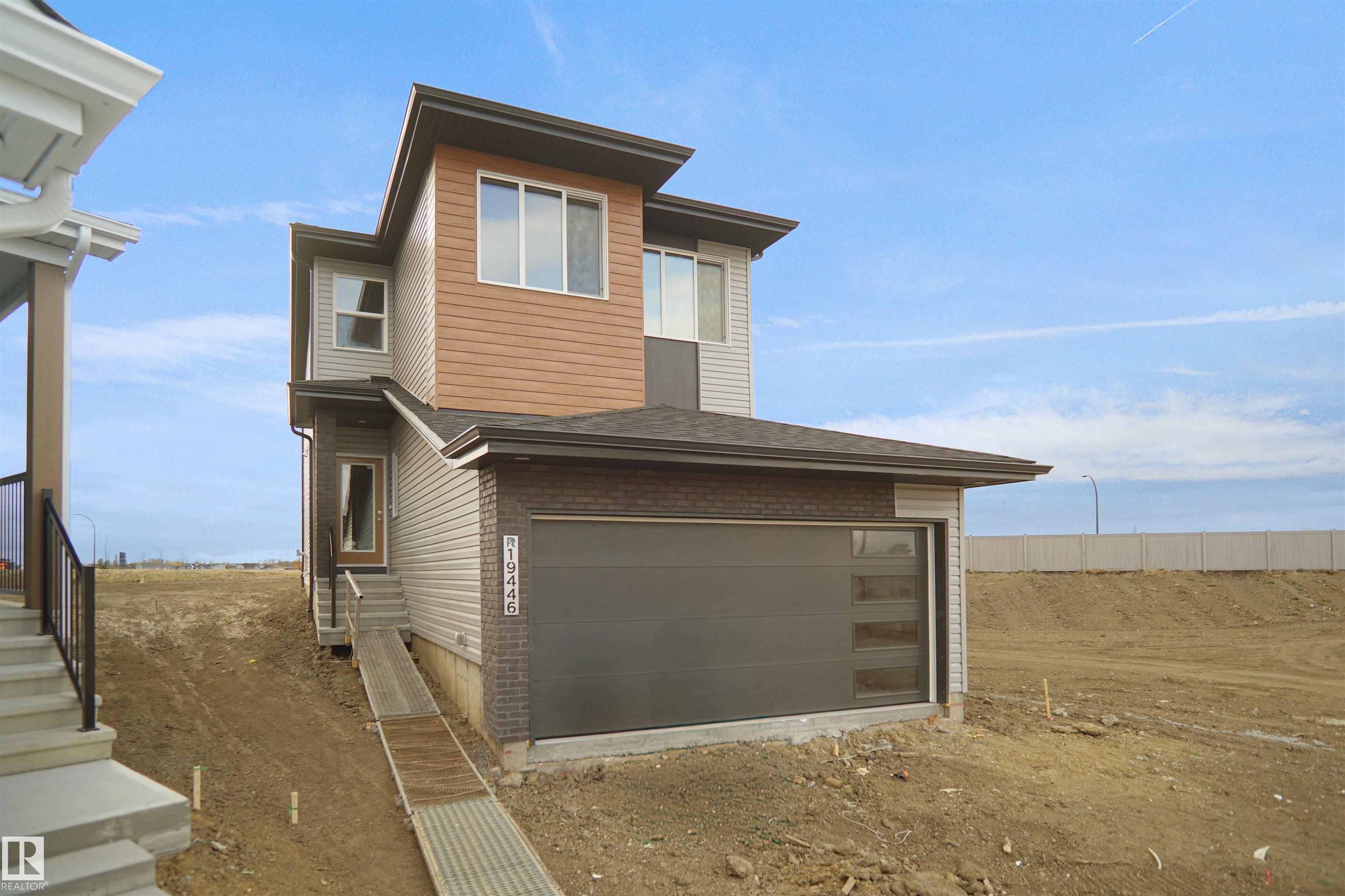 22 Av Nw Unit 19446 Ave #a, Edmonton, AB T6M 1P9