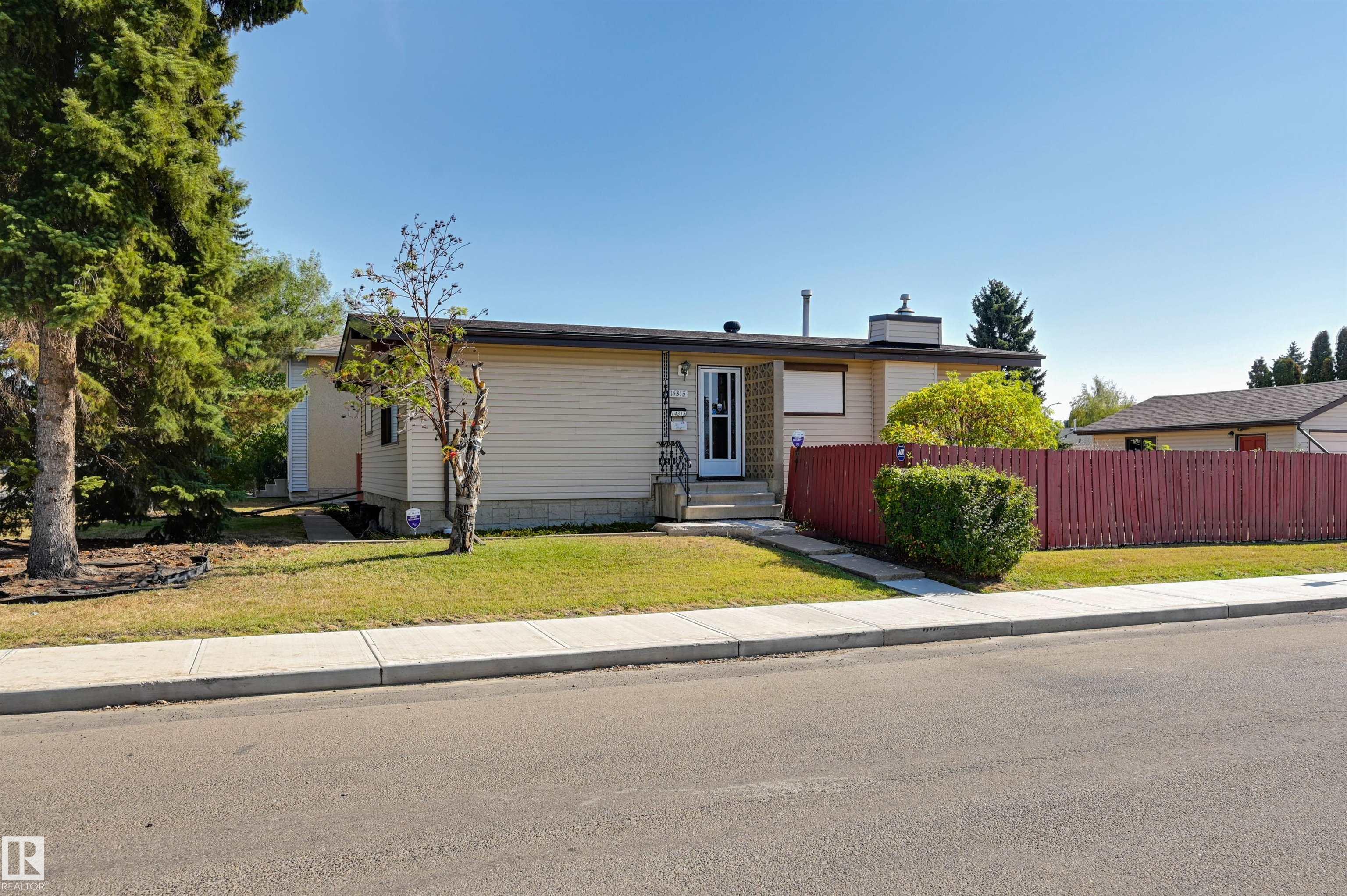 79 St Nw Unit 14315 St, Edmonton, AB T5C 1K4
