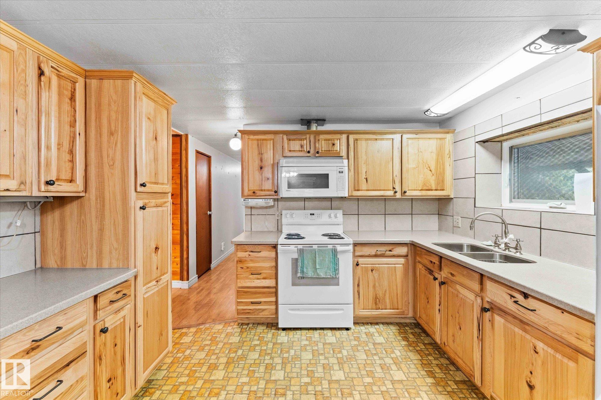 53303 Range Rd 31, Rural Parkland County, AB T7Y 0E3