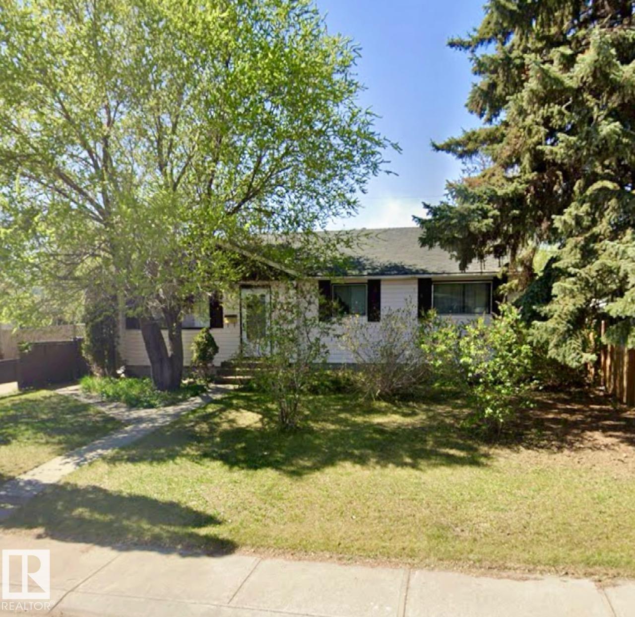 139 St Nw Unit 13320 St, Edmonton, AB T5L 2C2
