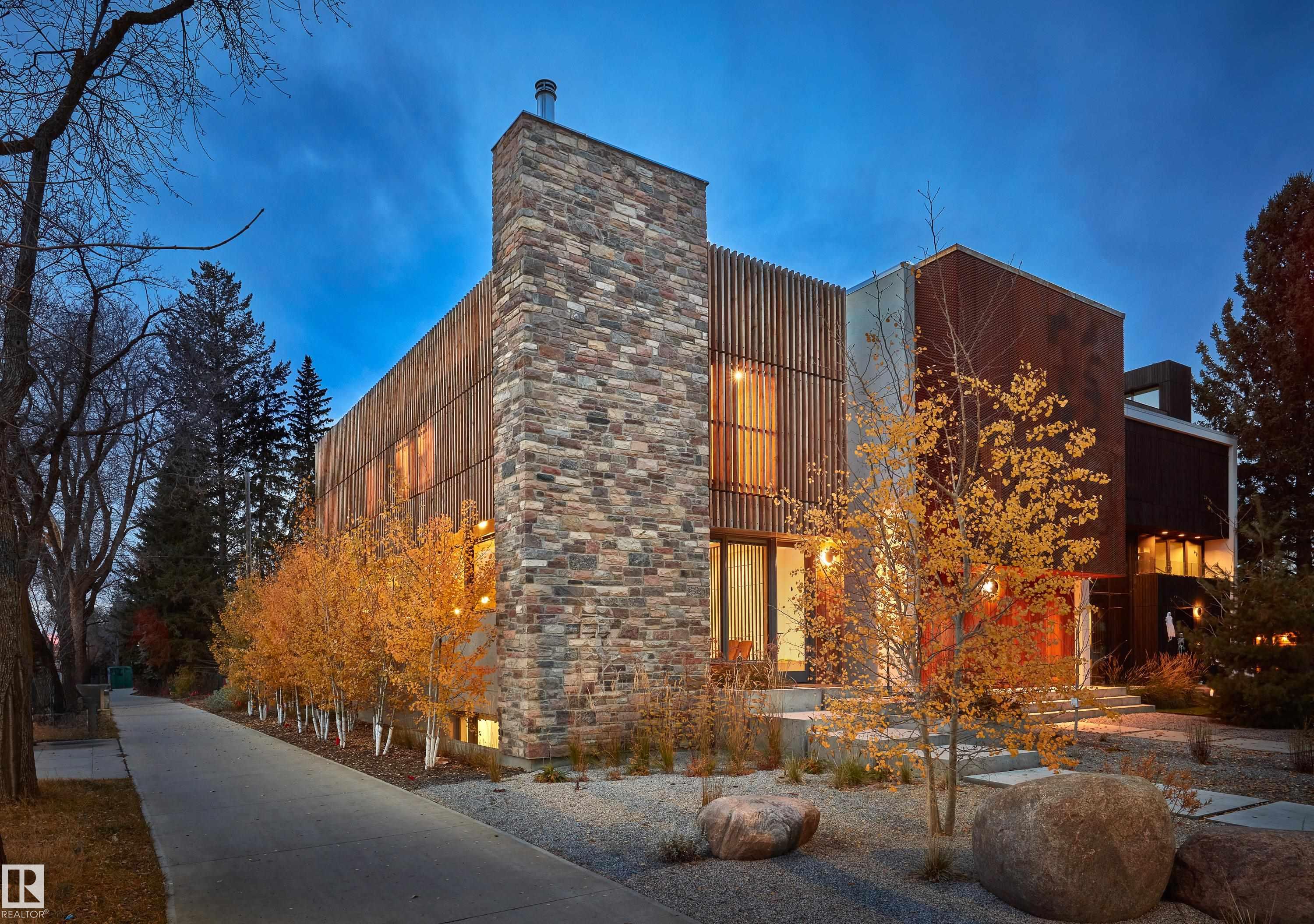 130 St Nw Unit 10204 St, Edmonton, AB T5N 1X5