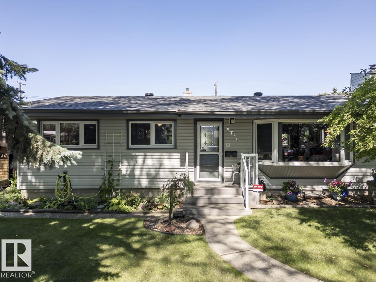 101 Av Nw Unit 6716 Ave #a, Edmonton, AB T6A 0M2