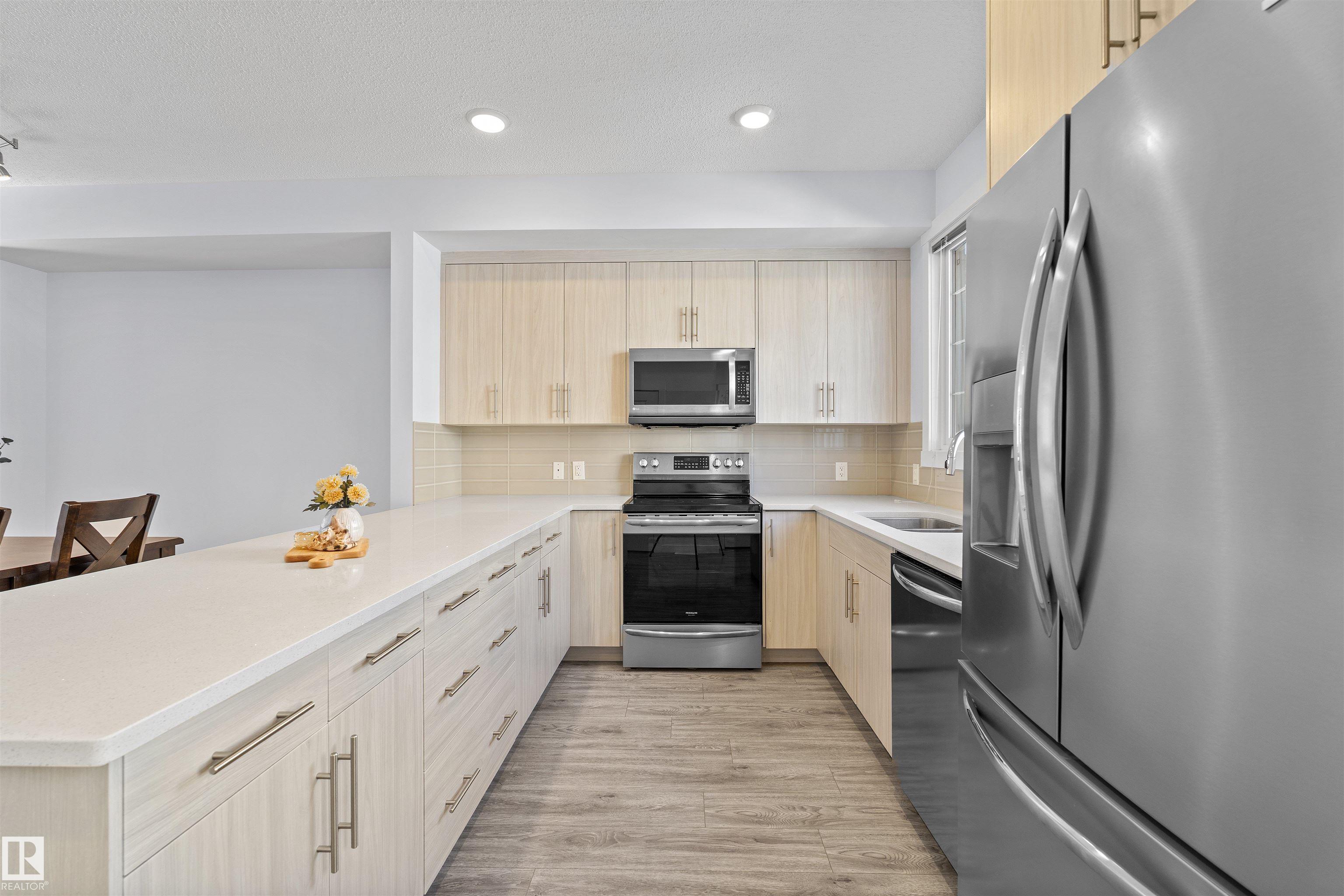 753 Allard Bv Blvd SW, Edmonton, AB T6W 3W5