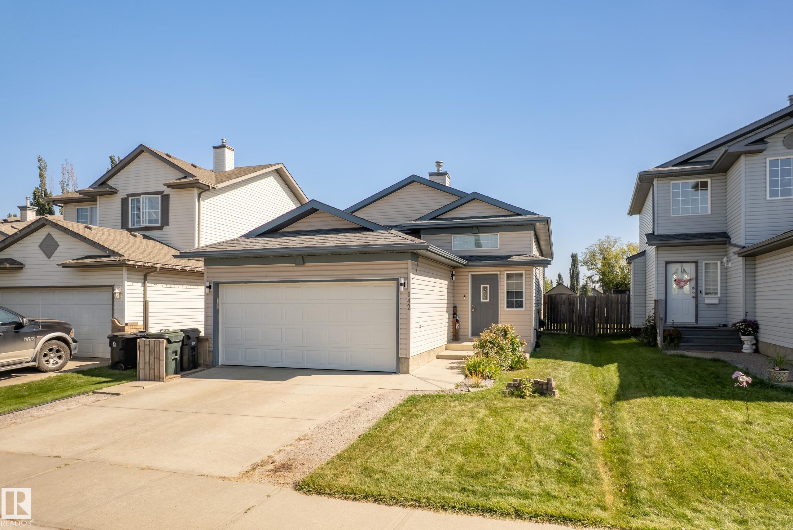 142 Lakeland Dr, Spruce Grove, AB T7X 4A5