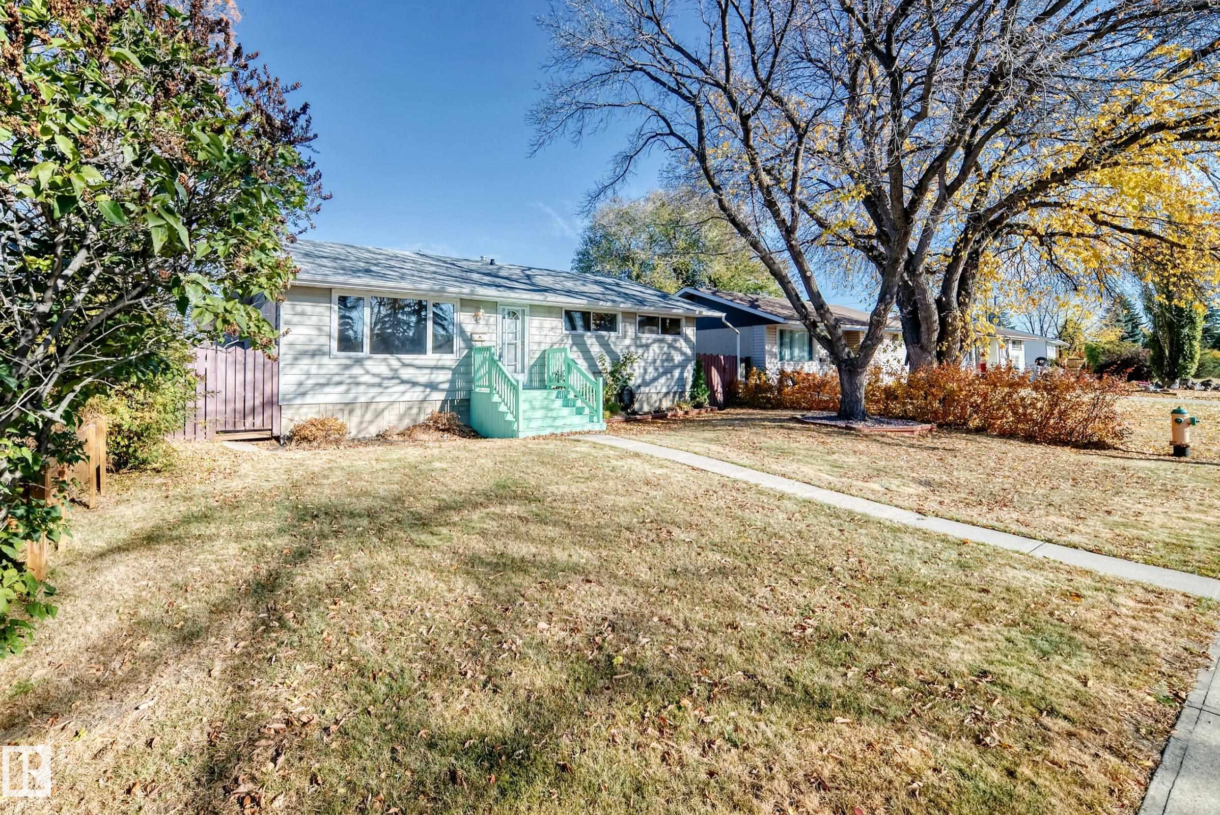 81 Av Nw Unit 15620 Ave, Edmonton, AB T5R 3P4
