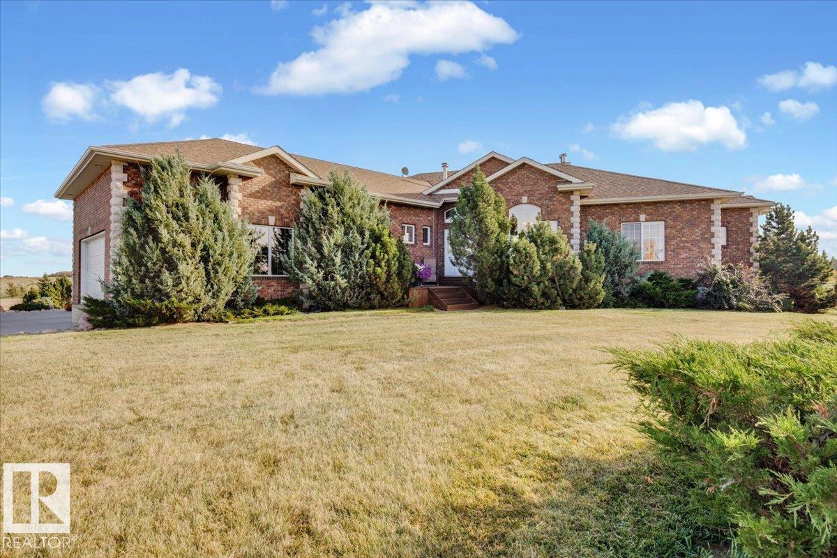 24703 Meridian St NE, Edmonton, AB T5Y 6E8