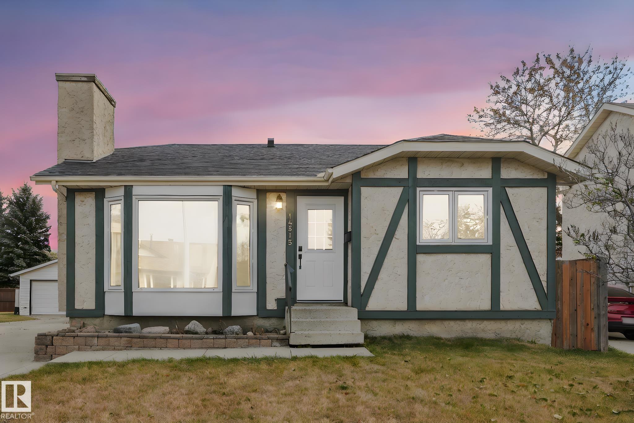 29 St Nw Unit 14515 St, Edmonton, AB T5Y 2E1