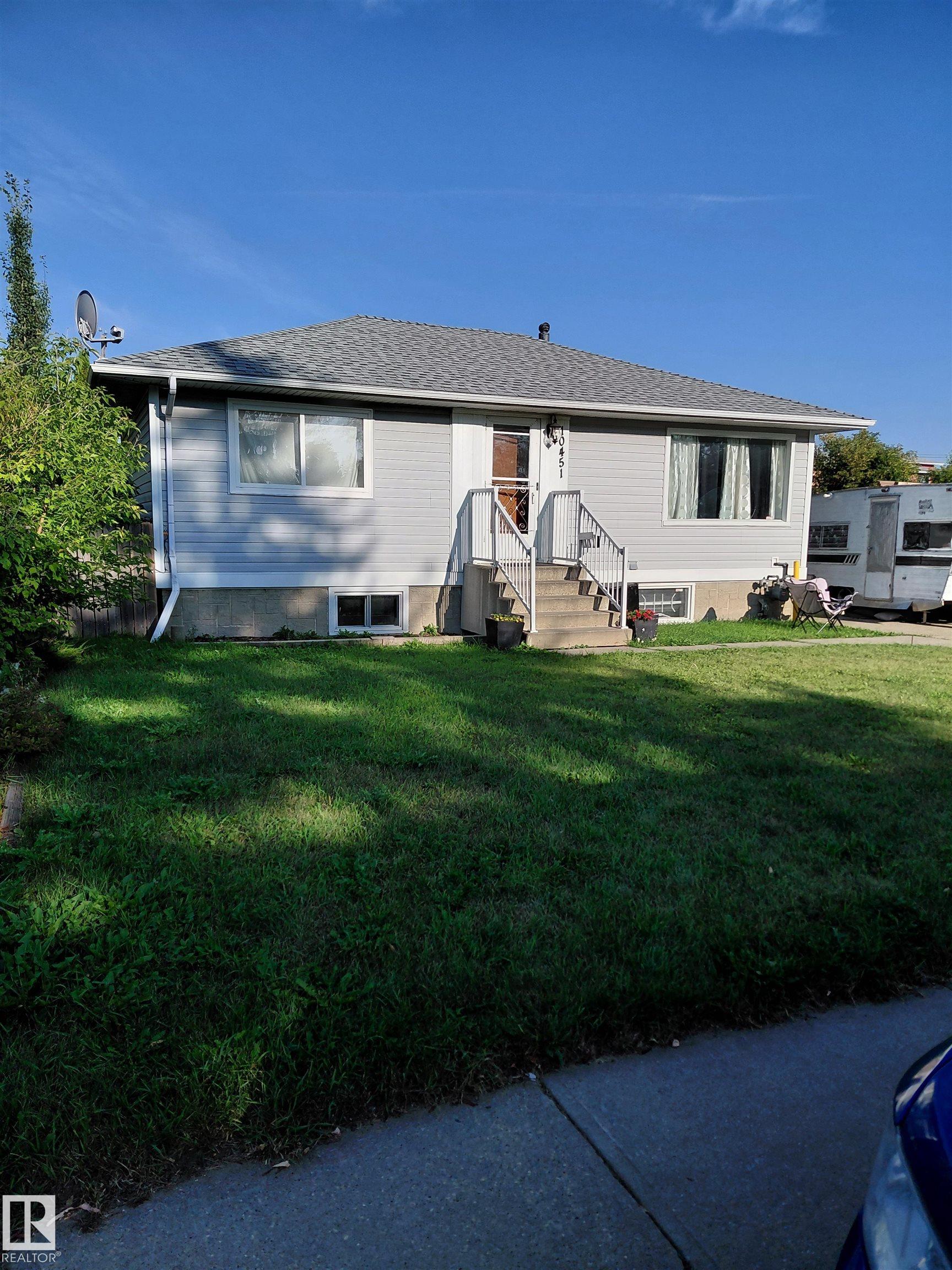 157 St Nw Unit 10451 St, Edmonton, AB T5P 2V1