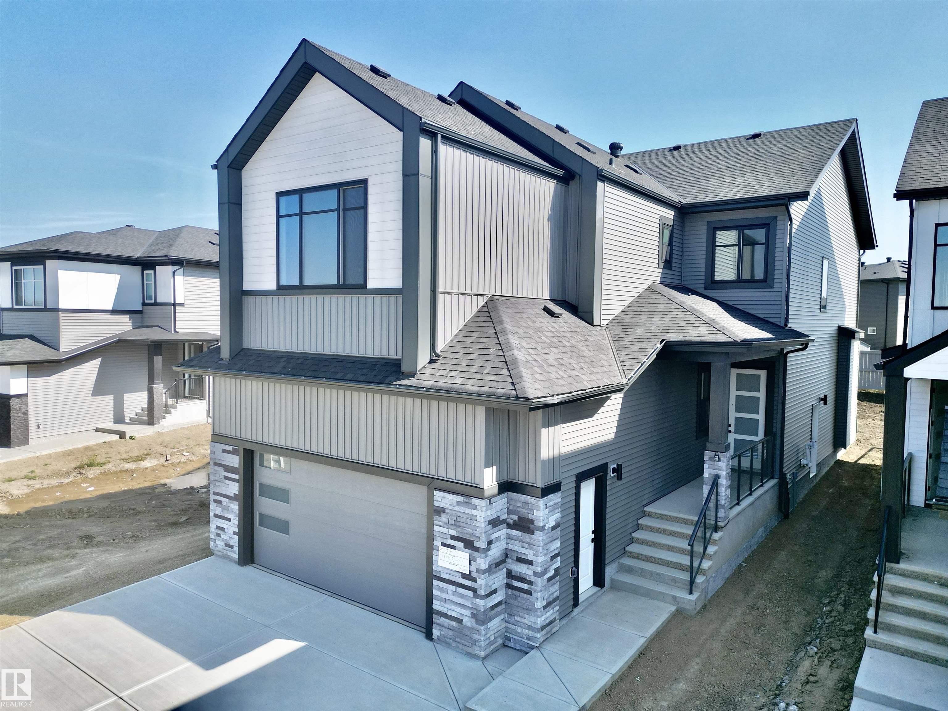 7027 Kiviaq Cr Cres SW, Edmonton, AB T6W 5R2