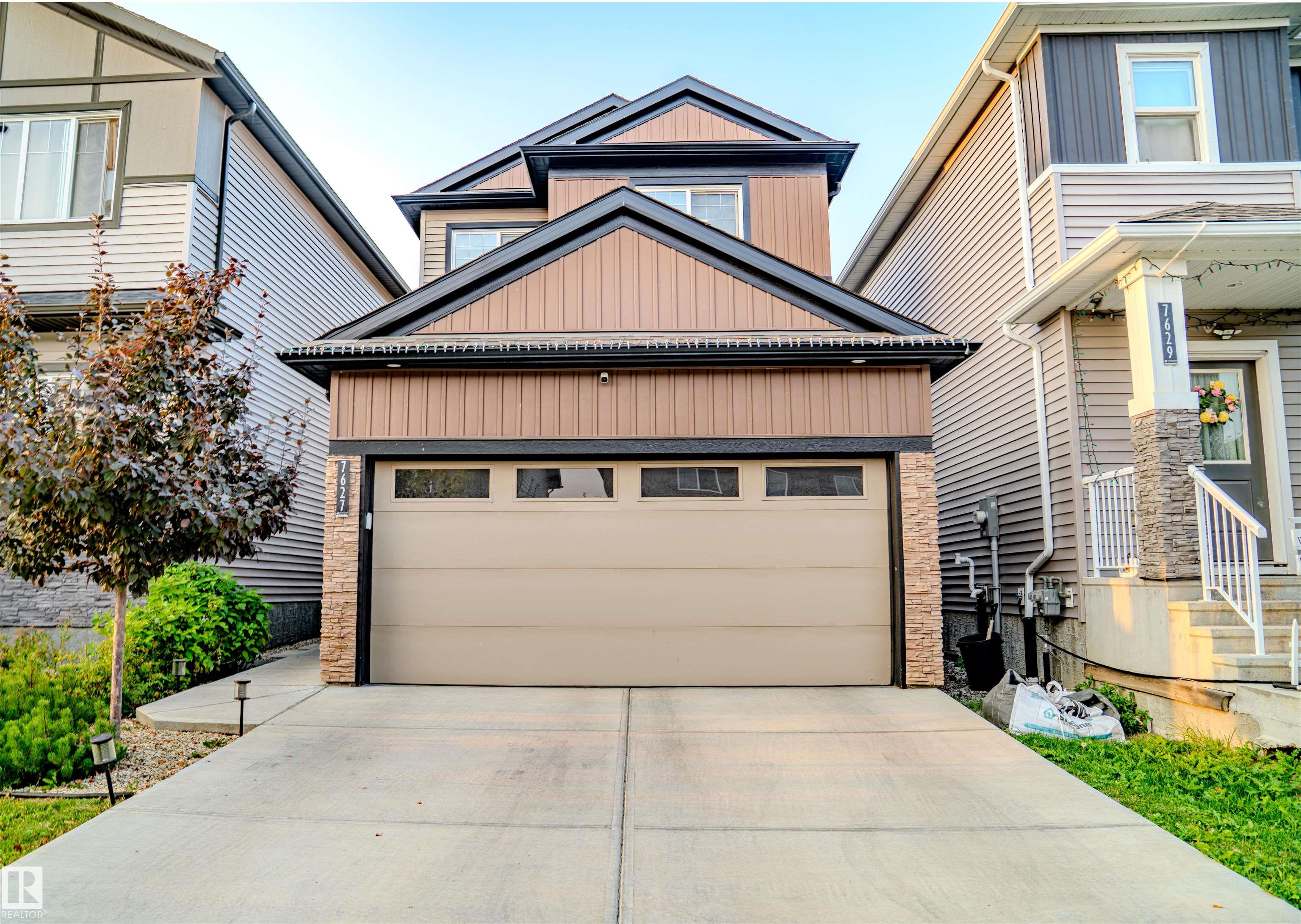 7627 Creighton Pl SW, Edmonton, AB T6W 3Z5
