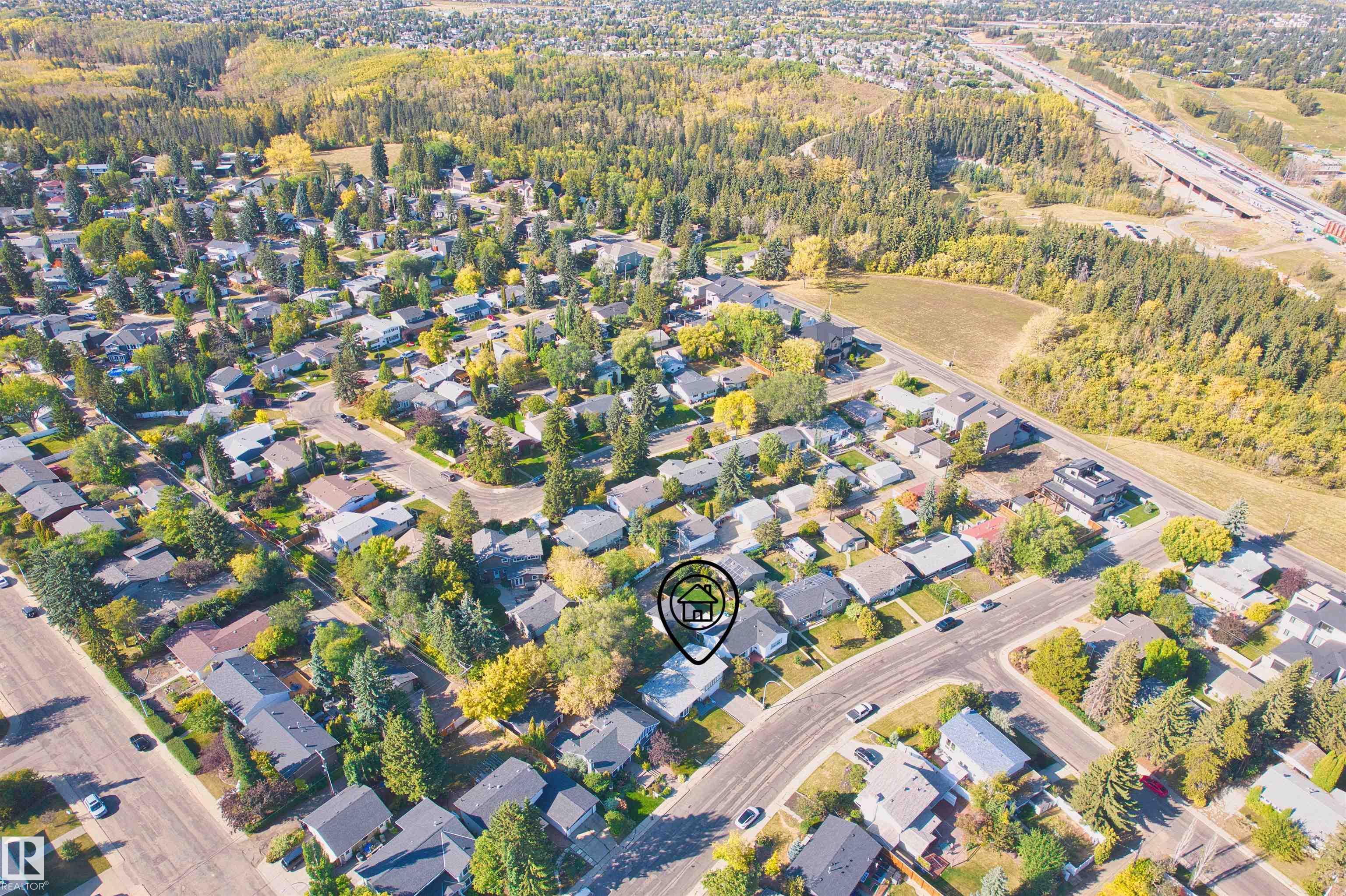 121 St Nw Unit 4218 St, Edmonton, AB T6J 1Y8