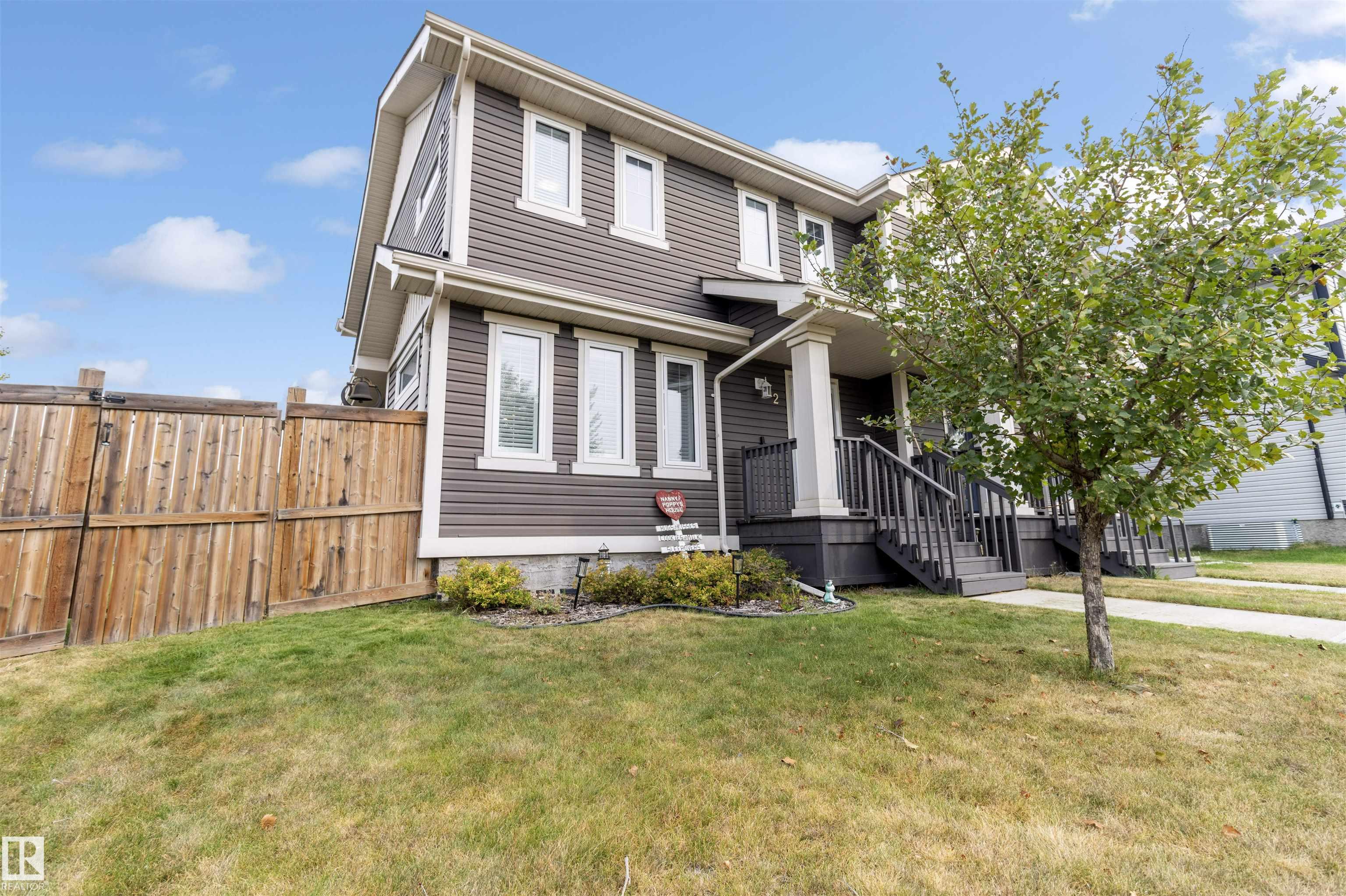 2 Abbey Rd, Sherwood Park, AB T8H 0V6
