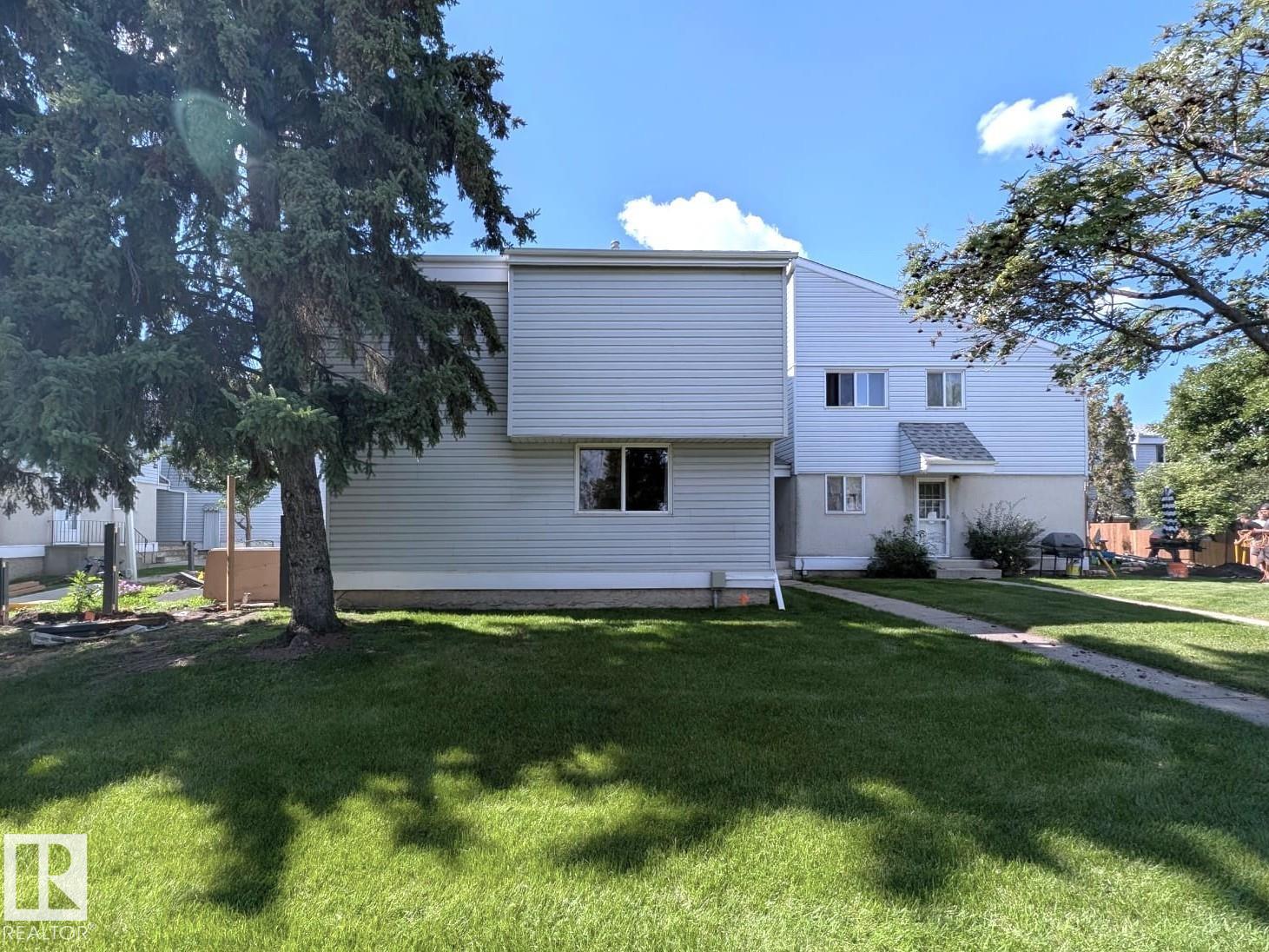 61 Mcleod Pl NW, Edmonton, AB T5A 3A8
