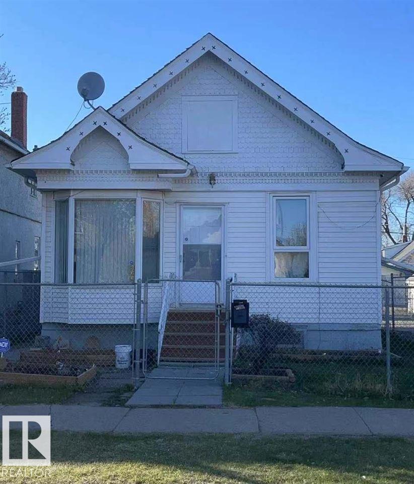 106 Av Nw Unit 9332 Ave #a, Edmonton, AB T5H 0S7