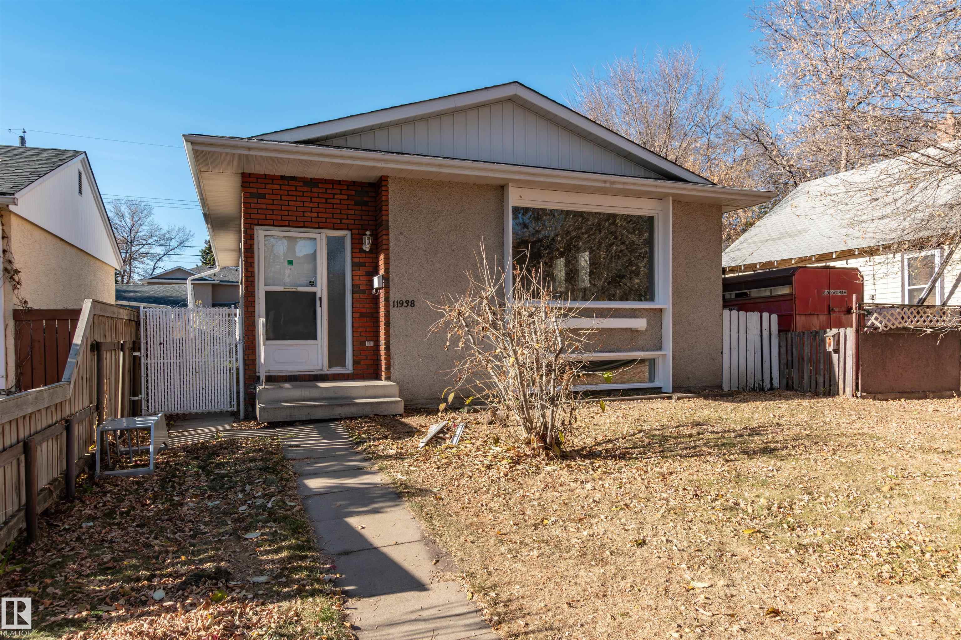 43 St Nw Unit 11938 St, Edmonton, AB T5W 2P6