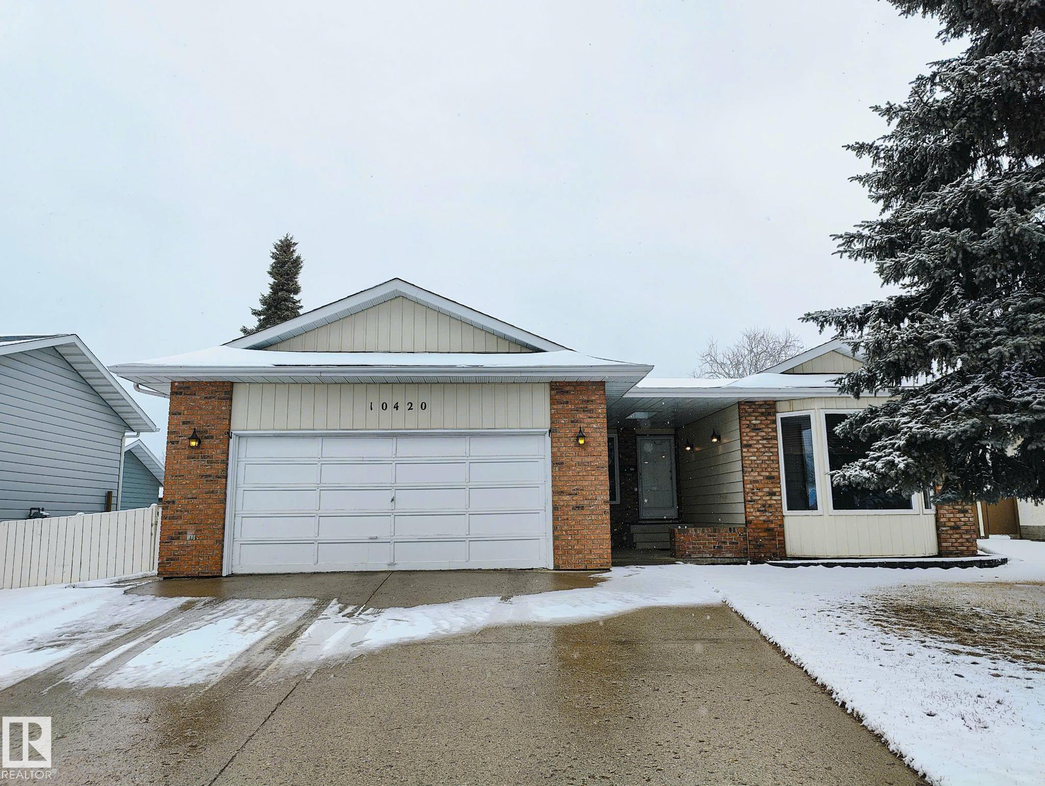 18 Av Nw Unit 10420 Ave, Edmonton, AB T6J 4Z7