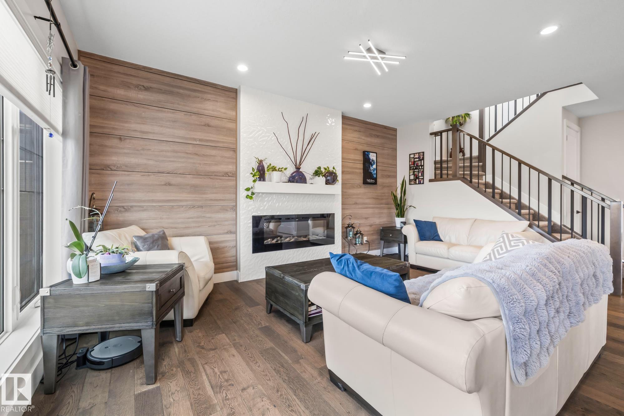 568 Merlin Landing Ld NW, Edmonton, AB T5S 0L9