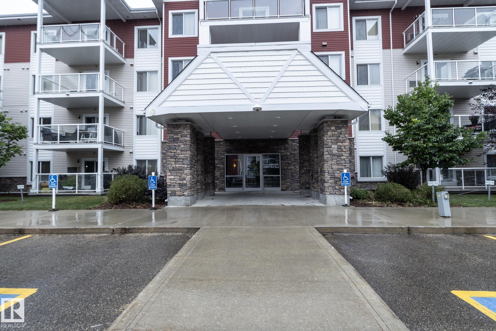 2207 44 Avenue Northwest #402, Edmonton, AB T6T 0T2