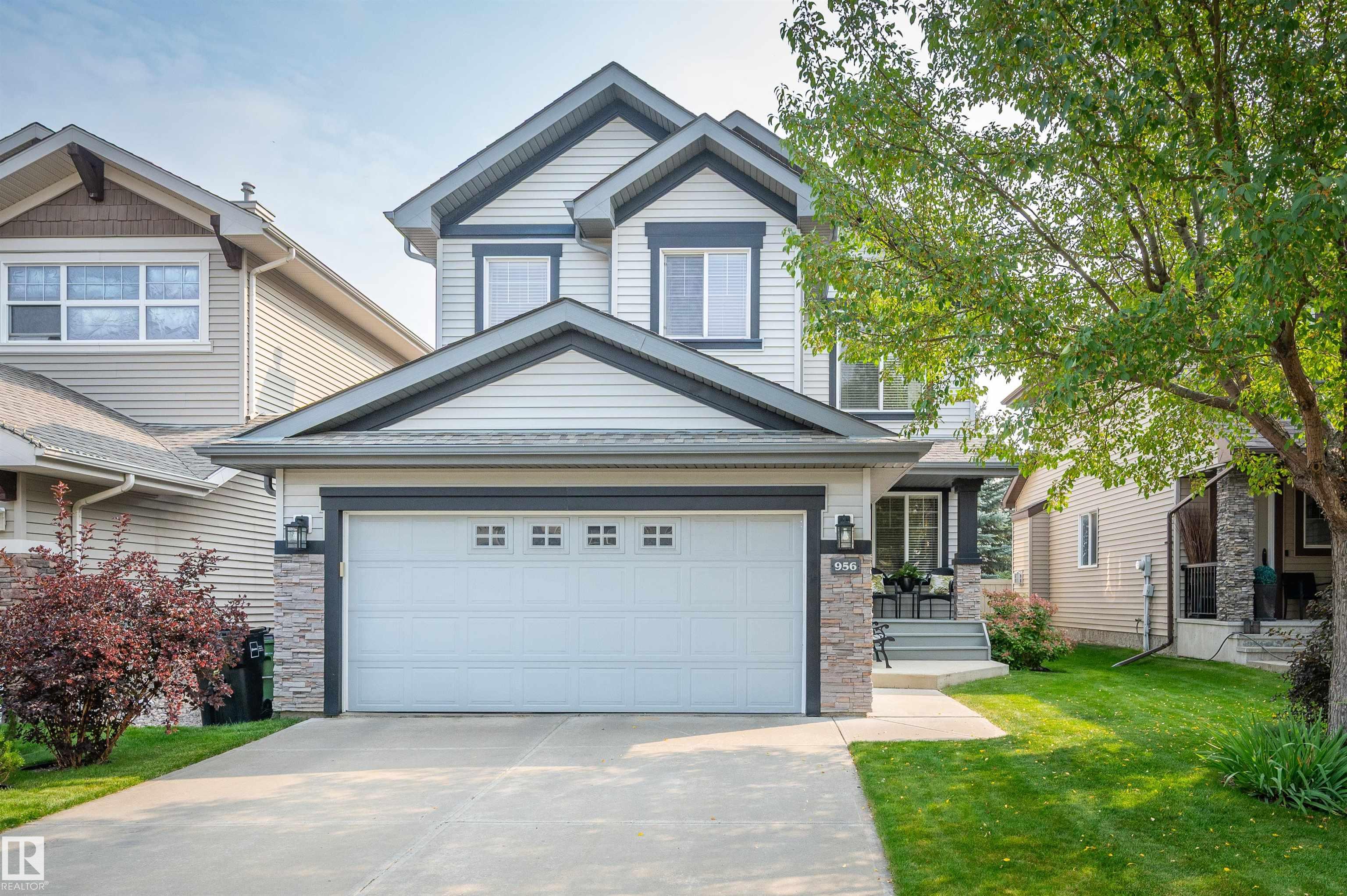 956 Chahley Cr Cres NW, Edmonton, AB T6M 0C8