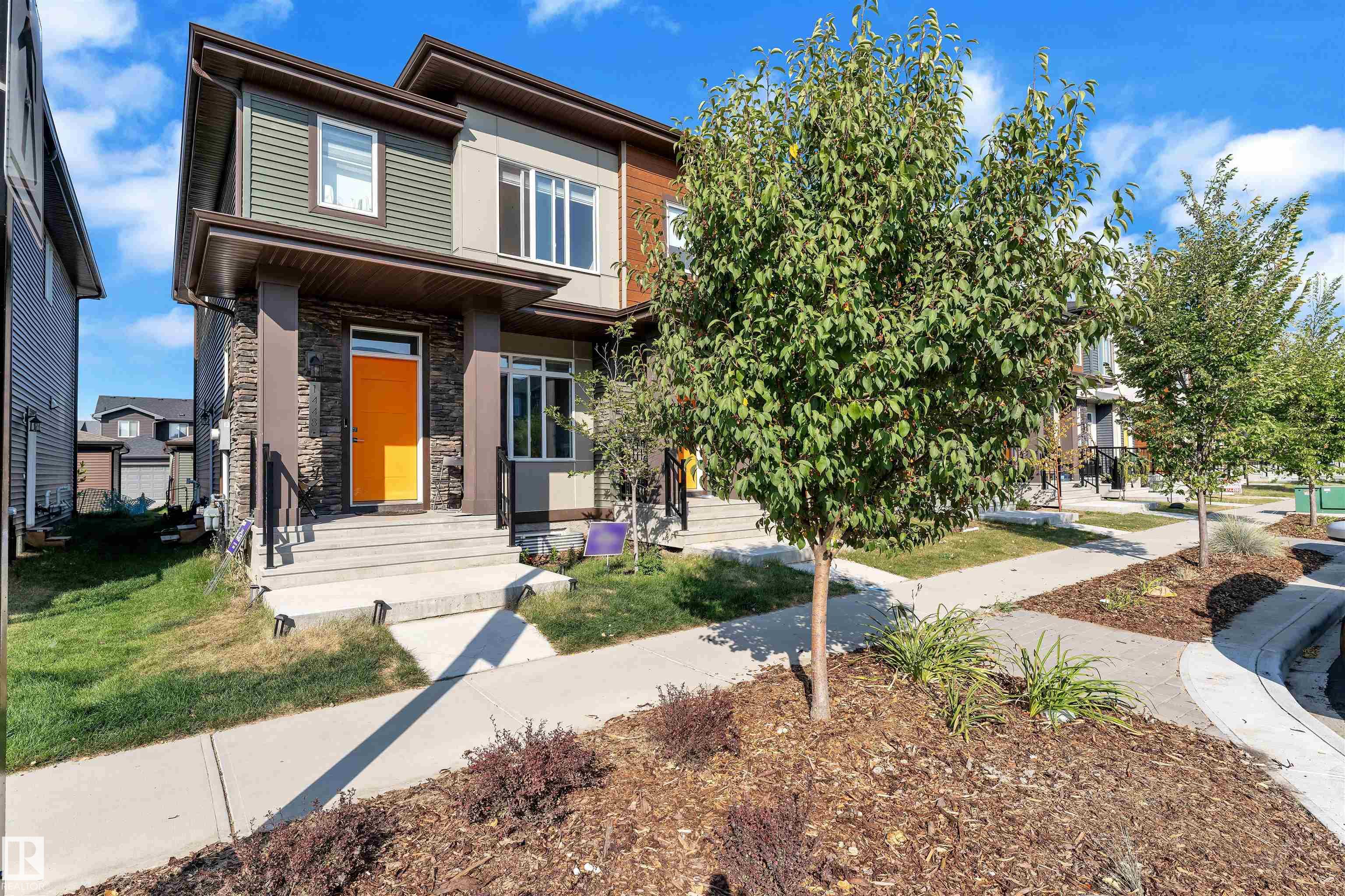 1448 Keswick Dr SW, Edmonton, AB T6W 4T9