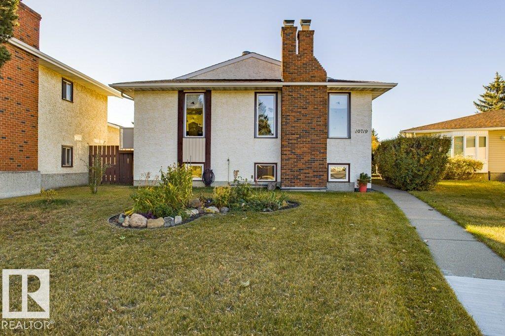 173 Av Nw Unit 10719 Ave, Edmonton, AB T5X 3J1