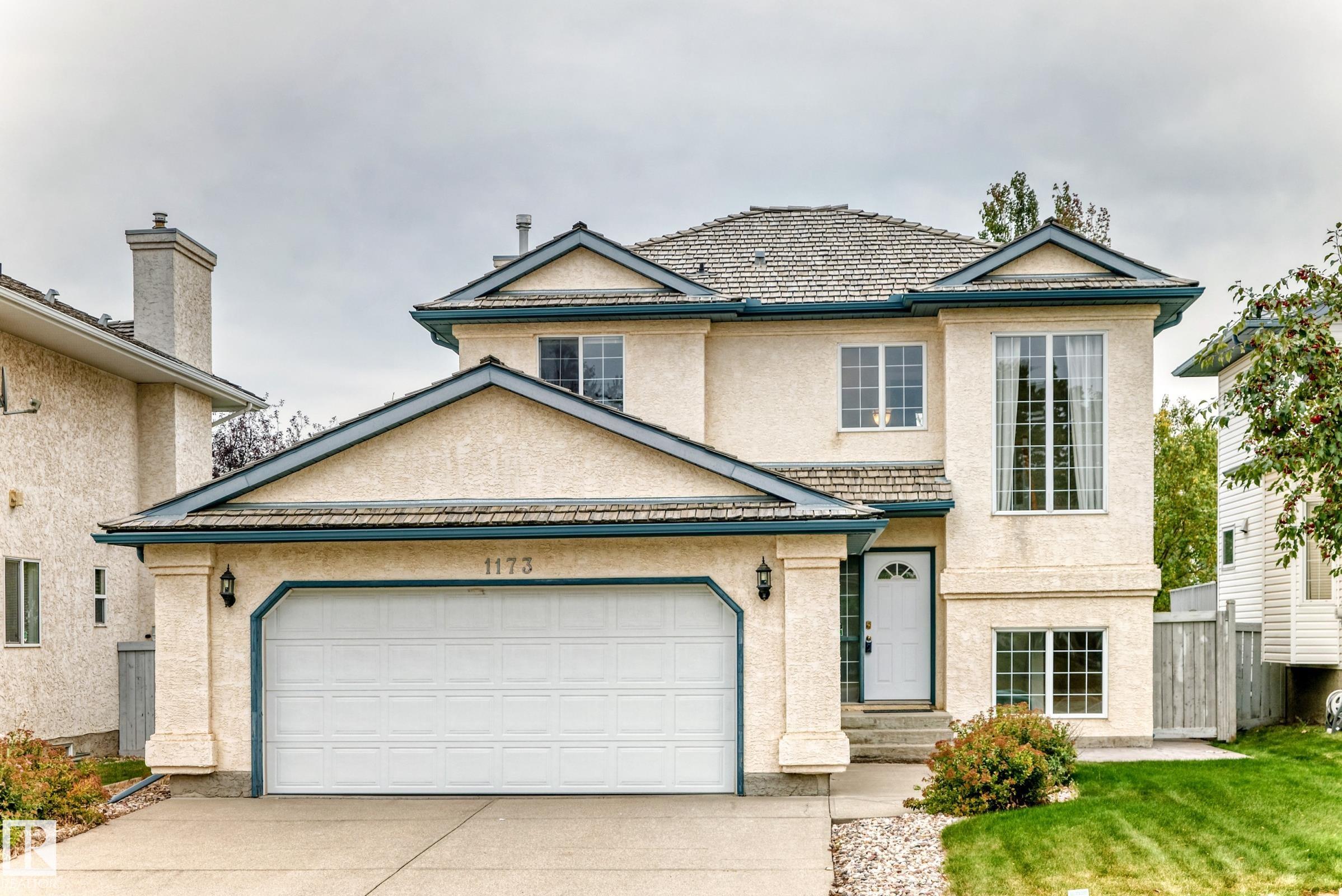 1173 Carter Crest Rd NW, Edmonton, AB T6R 2L8