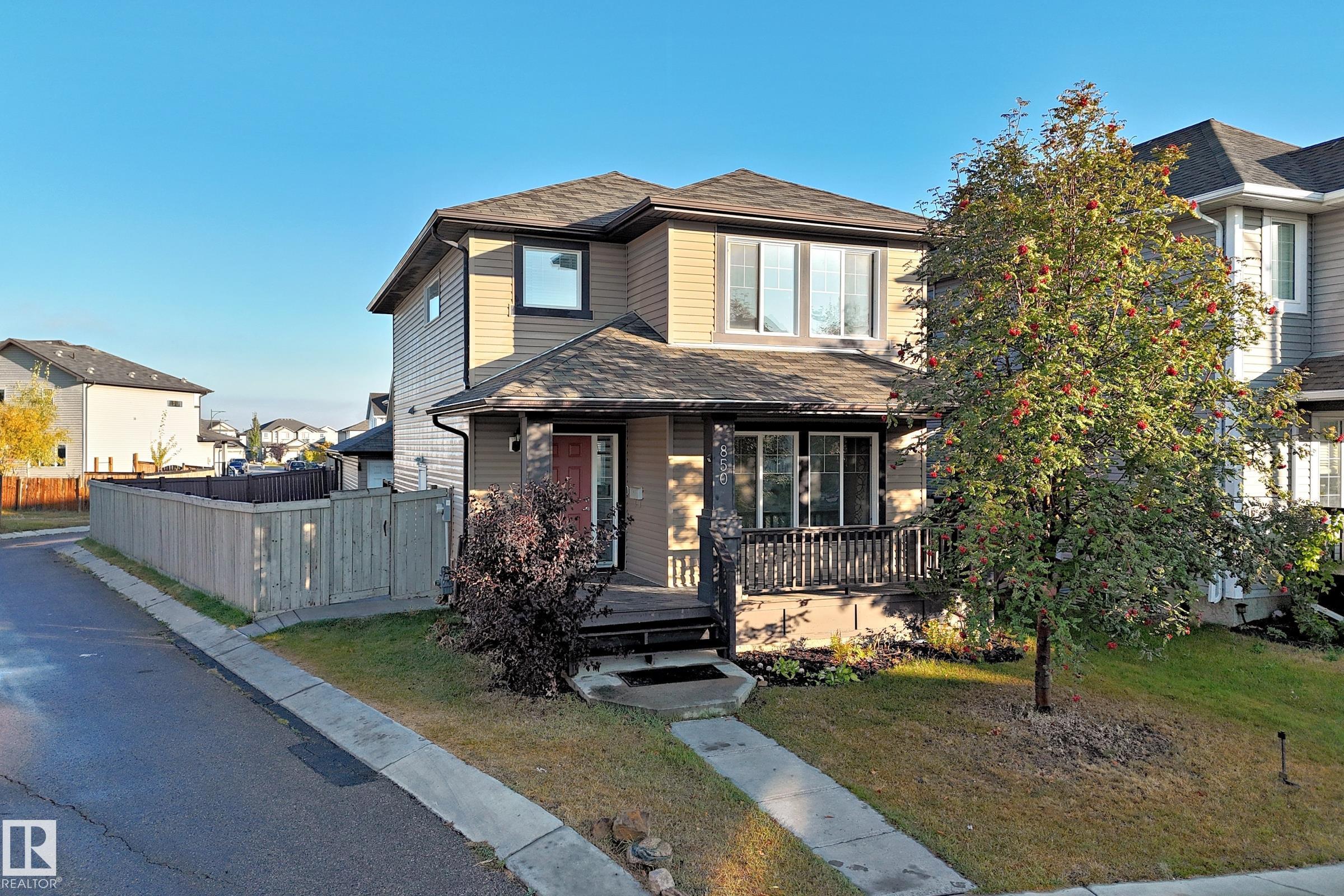 36 Av Nw Unit 850 Ave #a, Edmonton, AB T6T 0S5