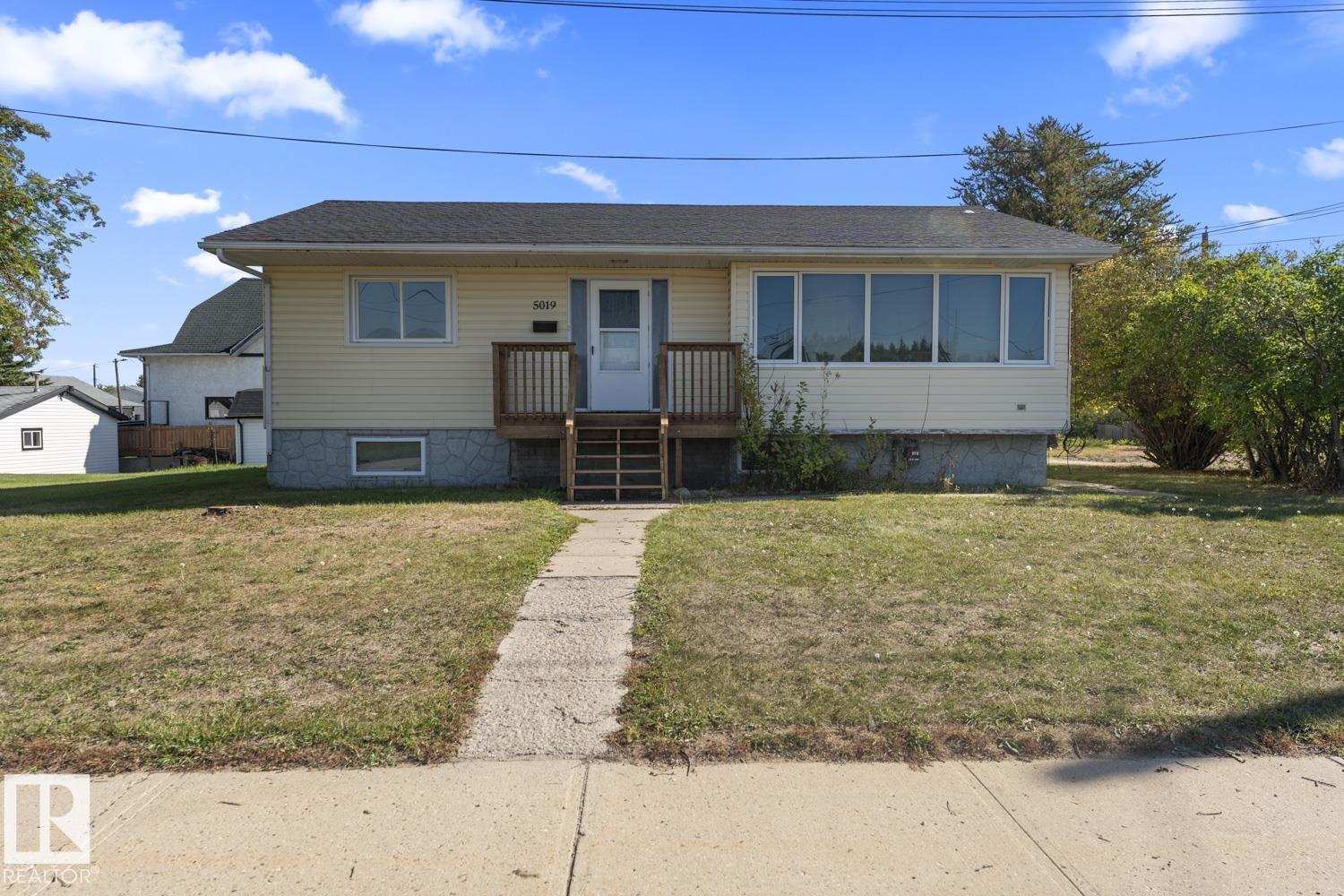 62 St Unit 5019 St, Cold Lake, AB T9M 1T6