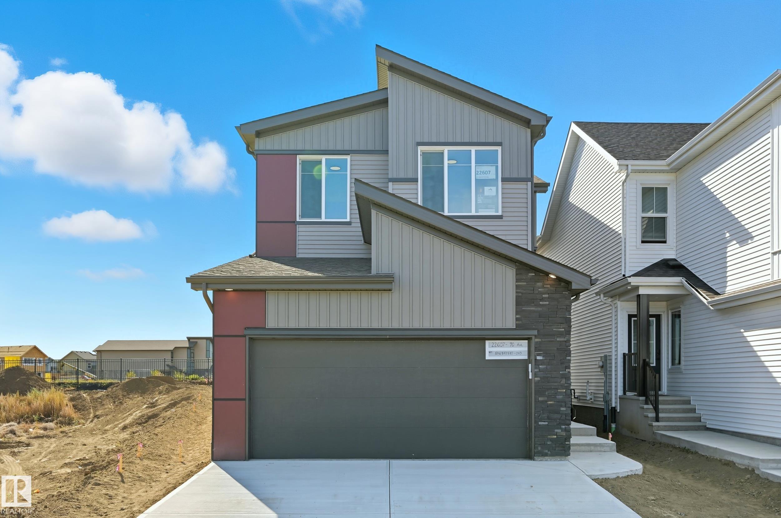 90 Av Nw Unit 22607 Ave, Edmonton, AB T5T 7X1